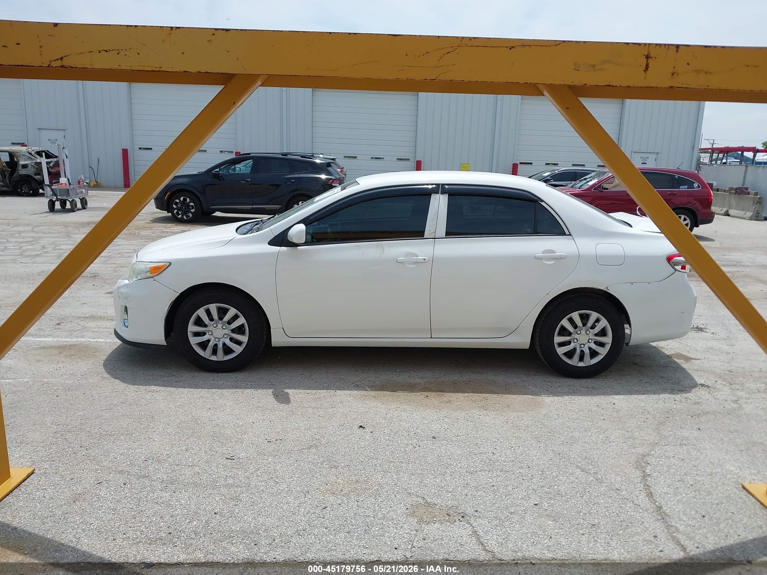 2013 Toyota Corolla L White vin: 2T1BU4EE0DC964957