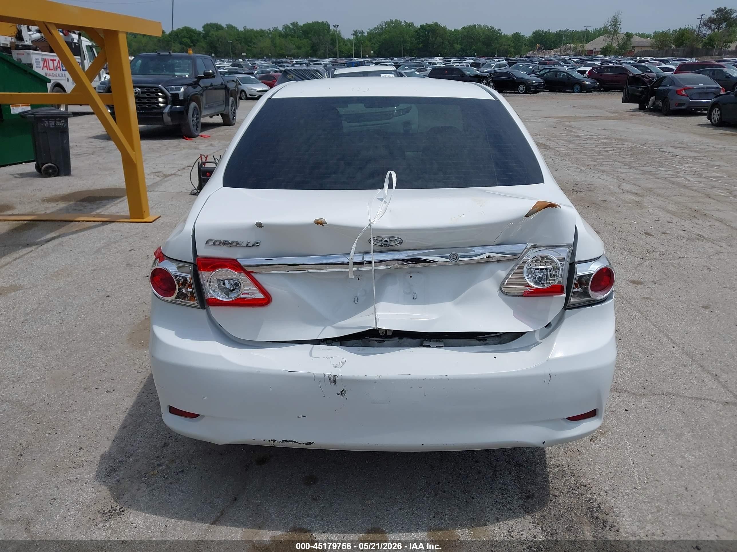 2013 Toyota Corolla L White vin: 2T1BU4EE0DC964957