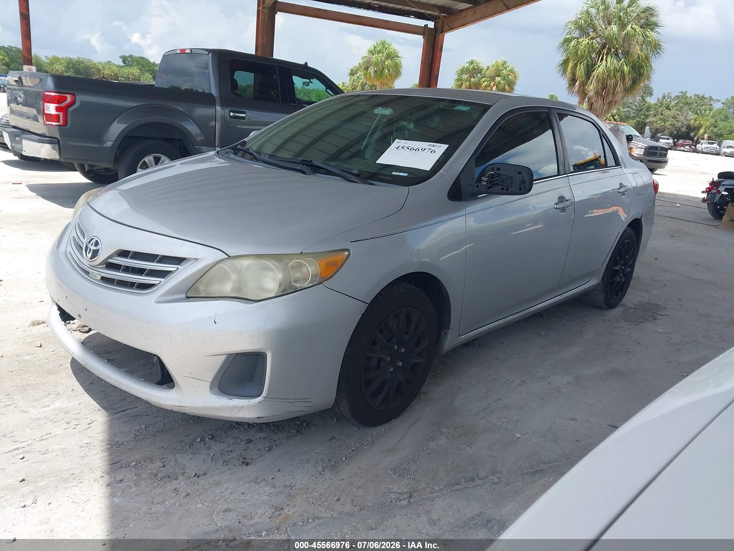 2013 Toyota Corolla Le Silver vin: 2T1BU4EE0DC974839