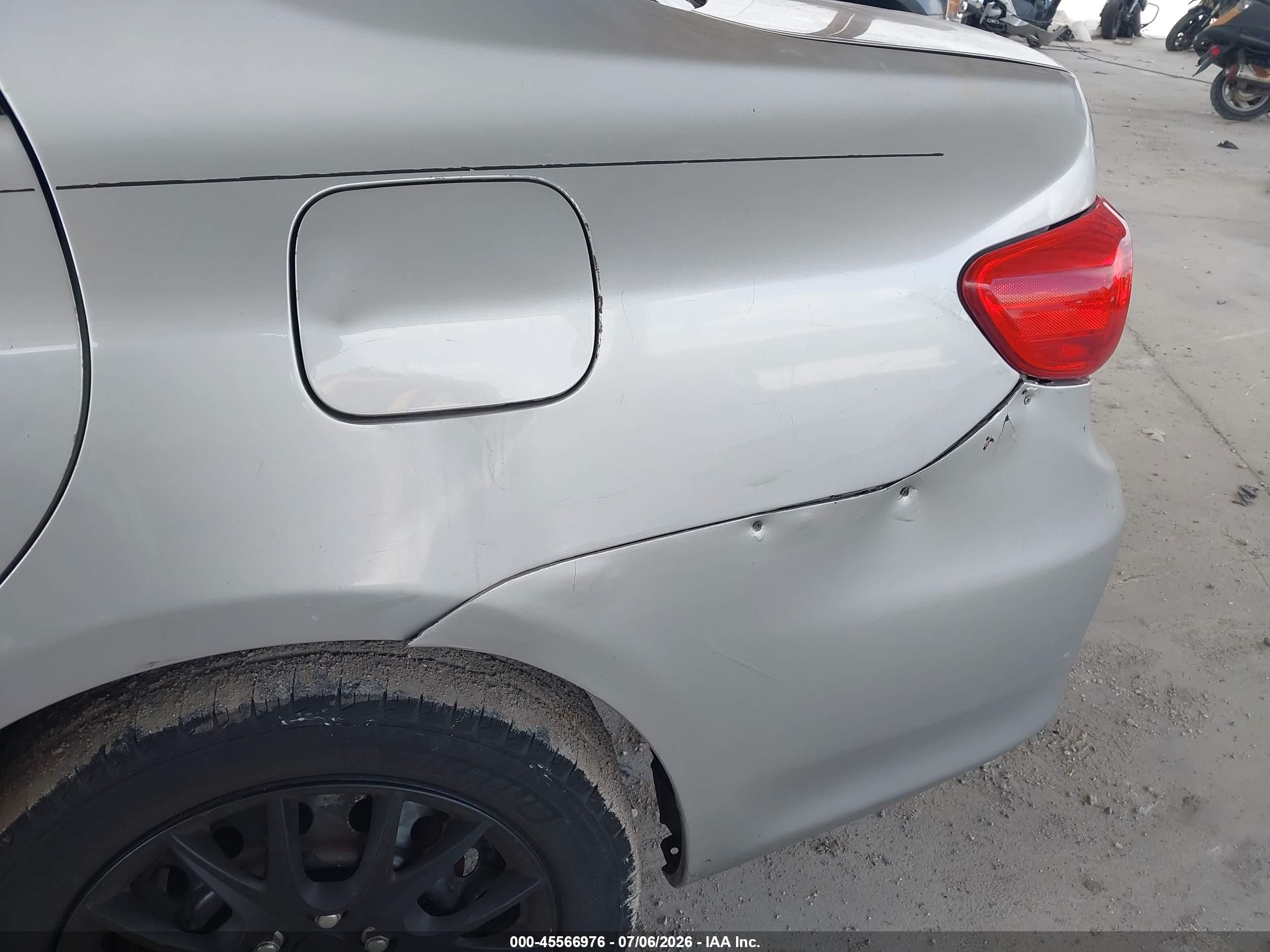 2013 Toyota Corolla Le Silver vin: 2T1BU4EE0DC974839