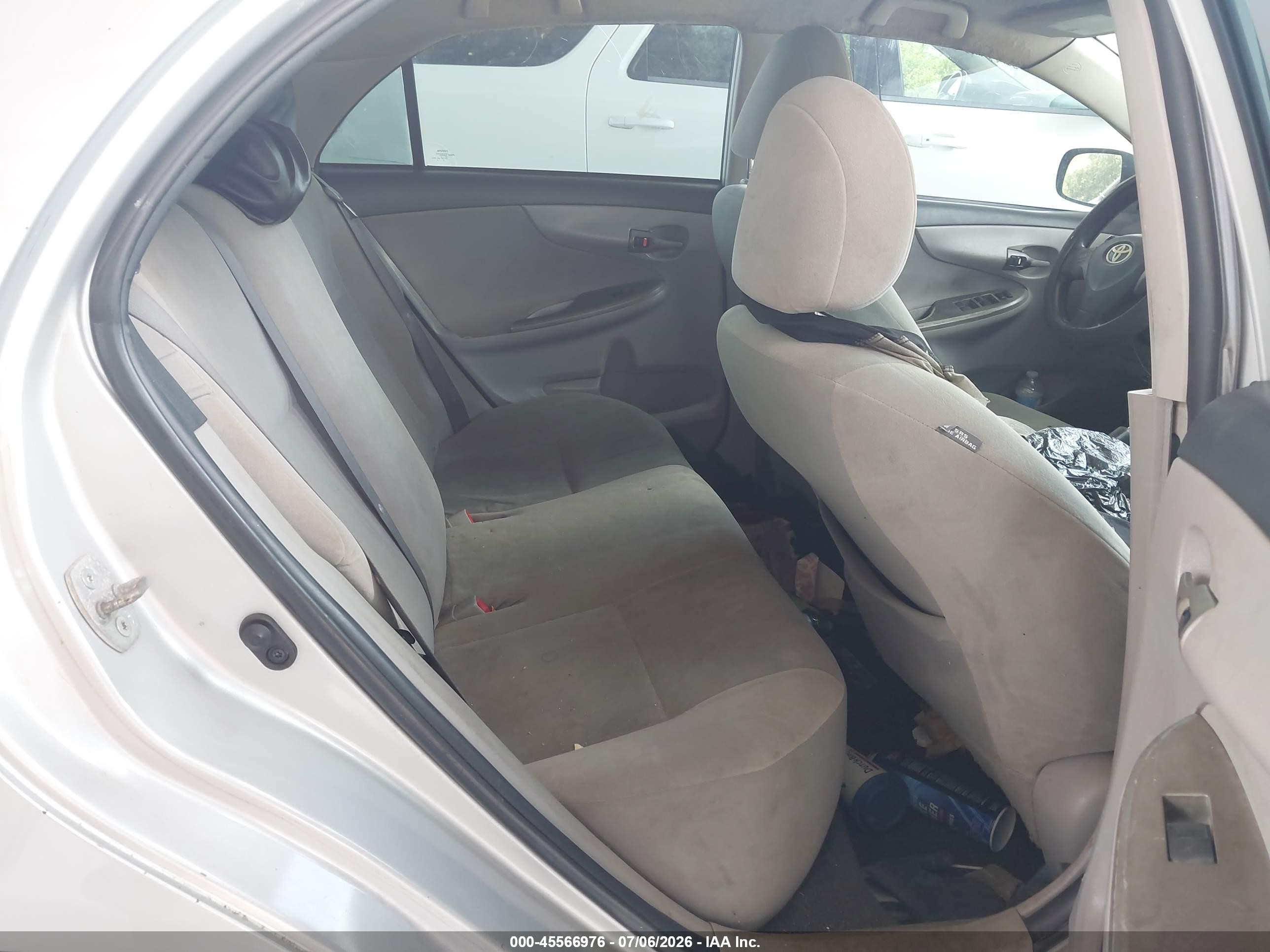2013 Toyota Corolla Le Silver vin: 2T1BU4EE0DC974839