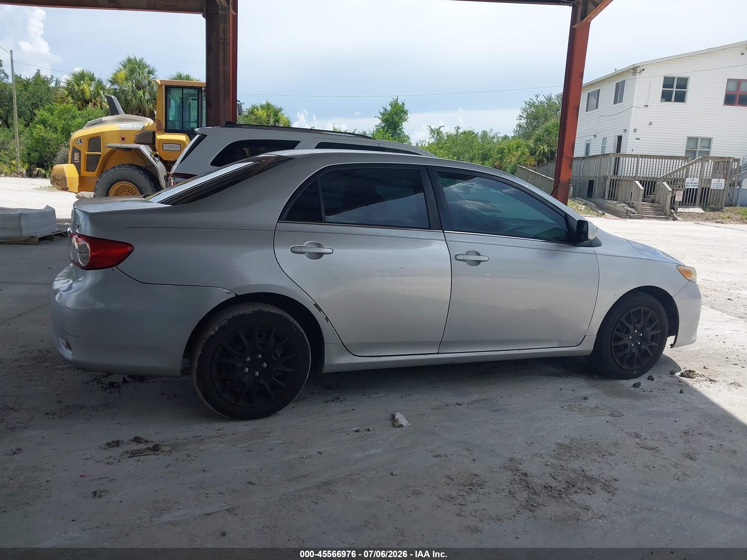 2013 Toyota Corolla Le Silver vin: 2T1BU4EE0DC974839