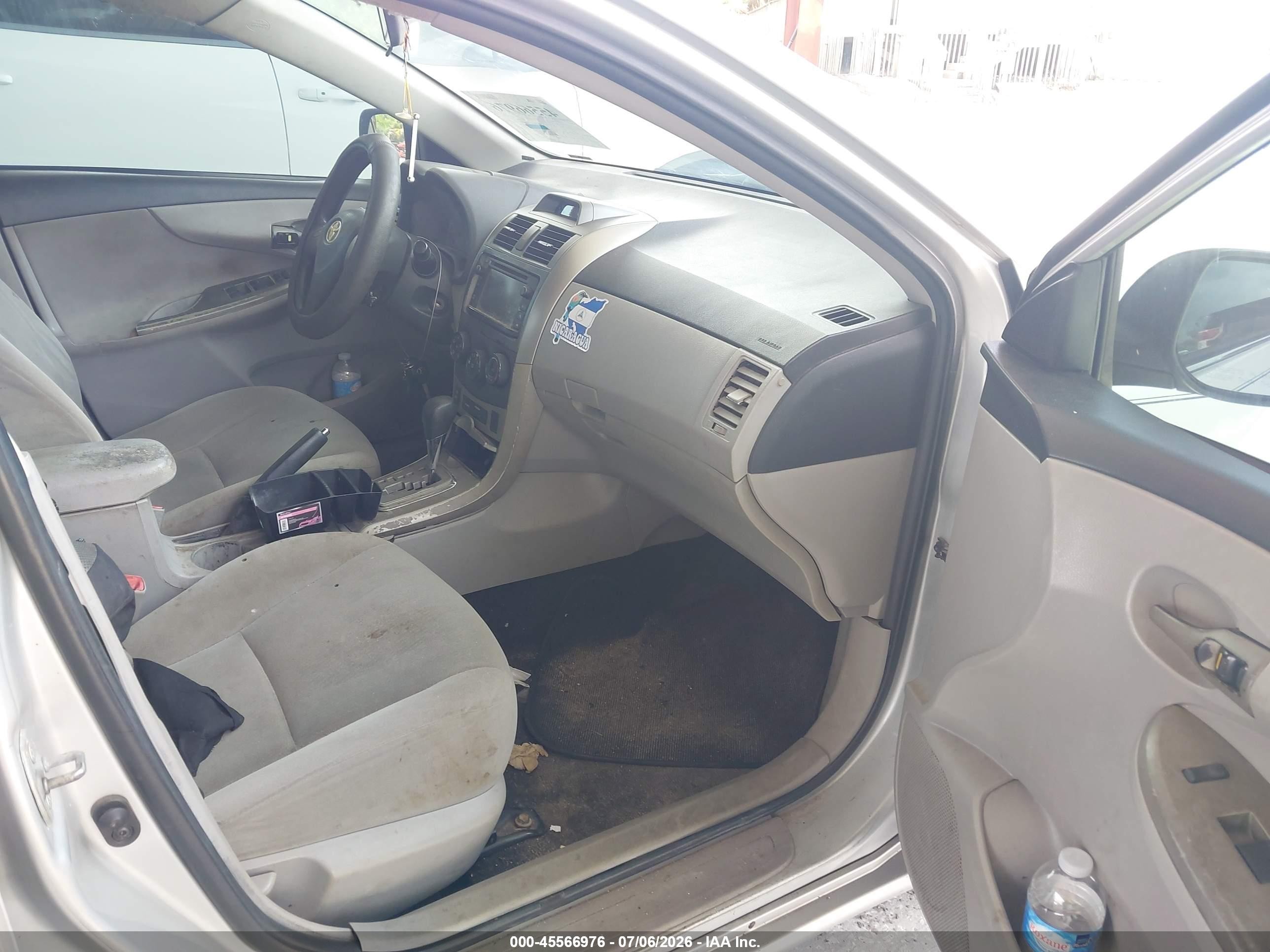 2013 Toyota Corolla Le Silver vin: 2T1BU4EE0DC974839