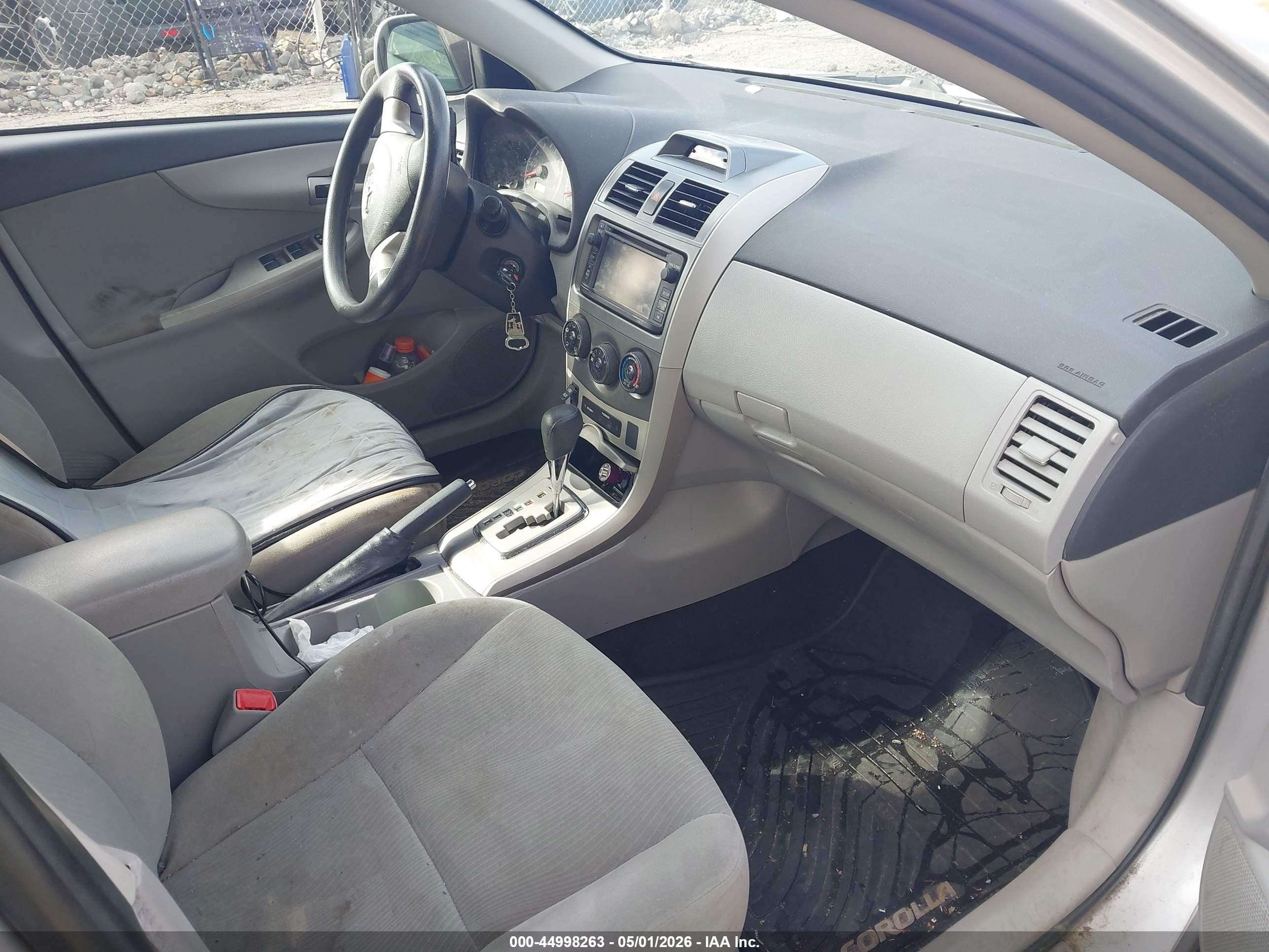 2013 Toyota Corolla Le Silver vin: 2T1BU4EE0DC975599