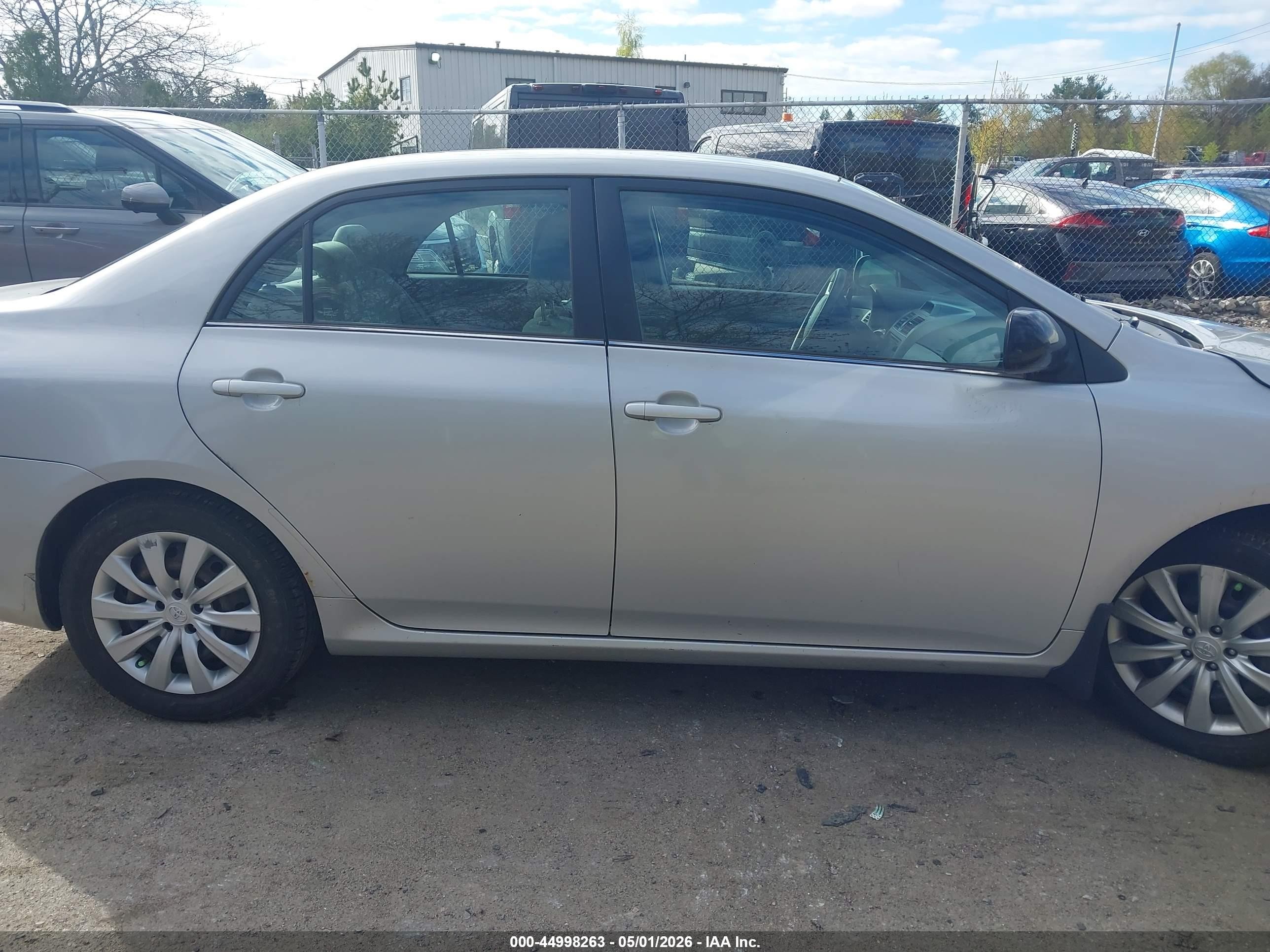 2013 Toyota Corolla Le Silver vin: 2T1BU4EE0DC975599