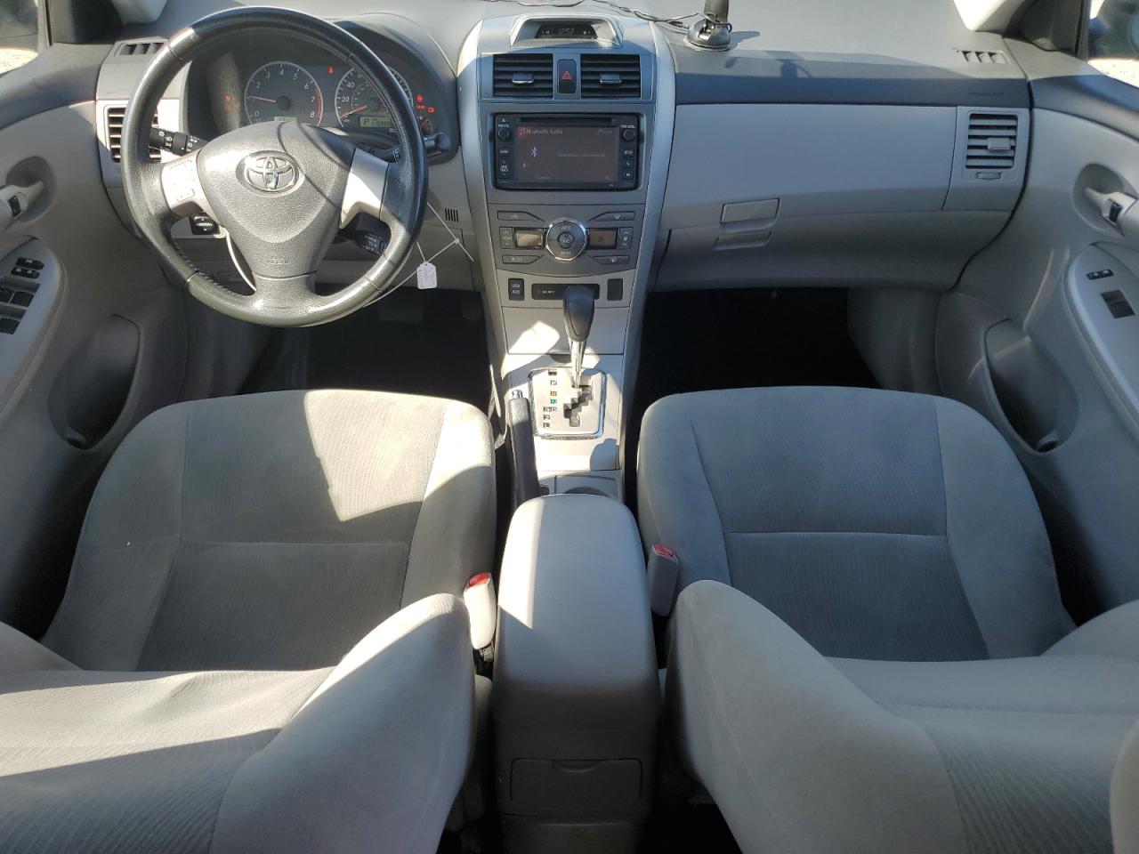 2013 Toyota Corolla Base Silver vin: 2T1BU4EE0DC980382