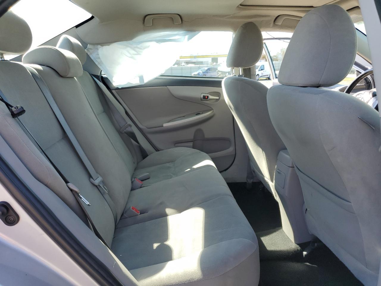 2013 Toyota Corolla Base Silver vin: 2T1BU4EE0DC980382