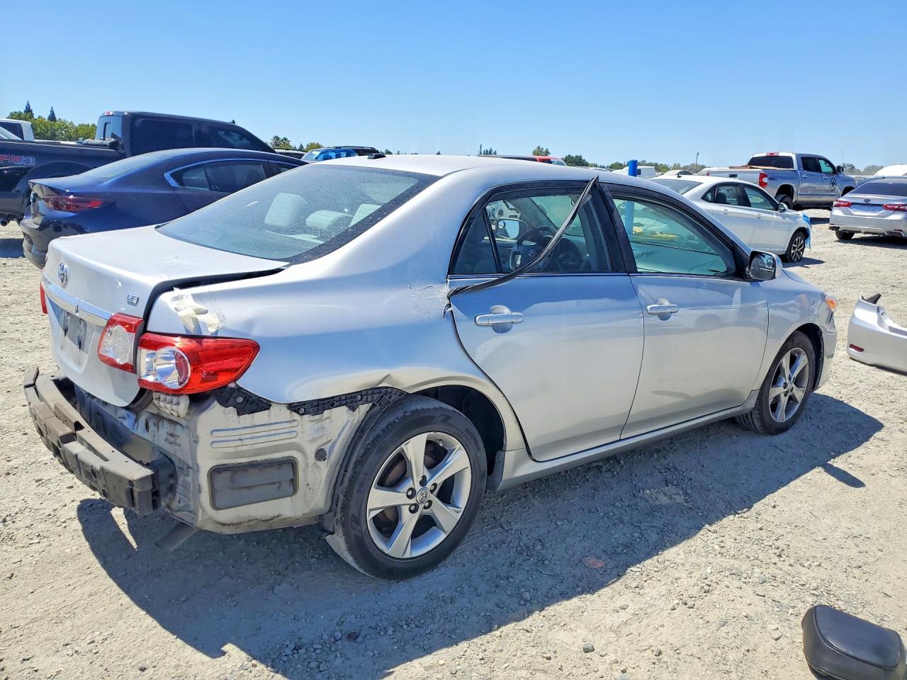 2013 Toyota Corolla Le Silver vin: 2T1BU4EE0DC980382