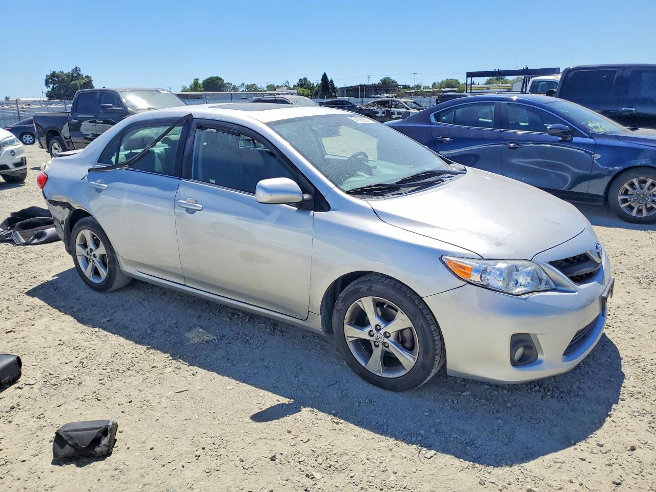 2013 Toyota Corolla Le Silver vin: 2T1BU4EE0DC980382