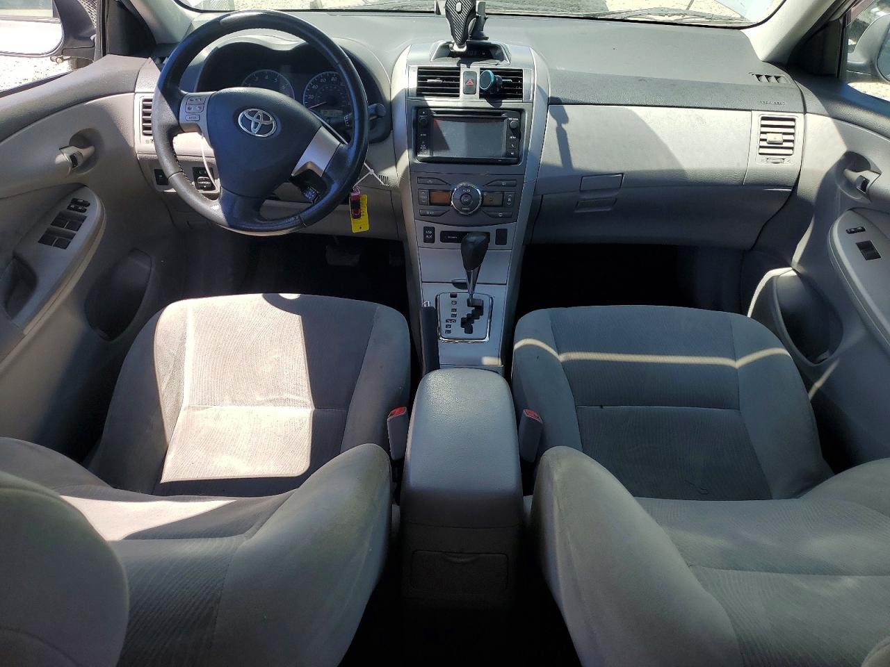 2013 Toyota Corolla Le Silver vin: 2T1BU4EE0DC980382