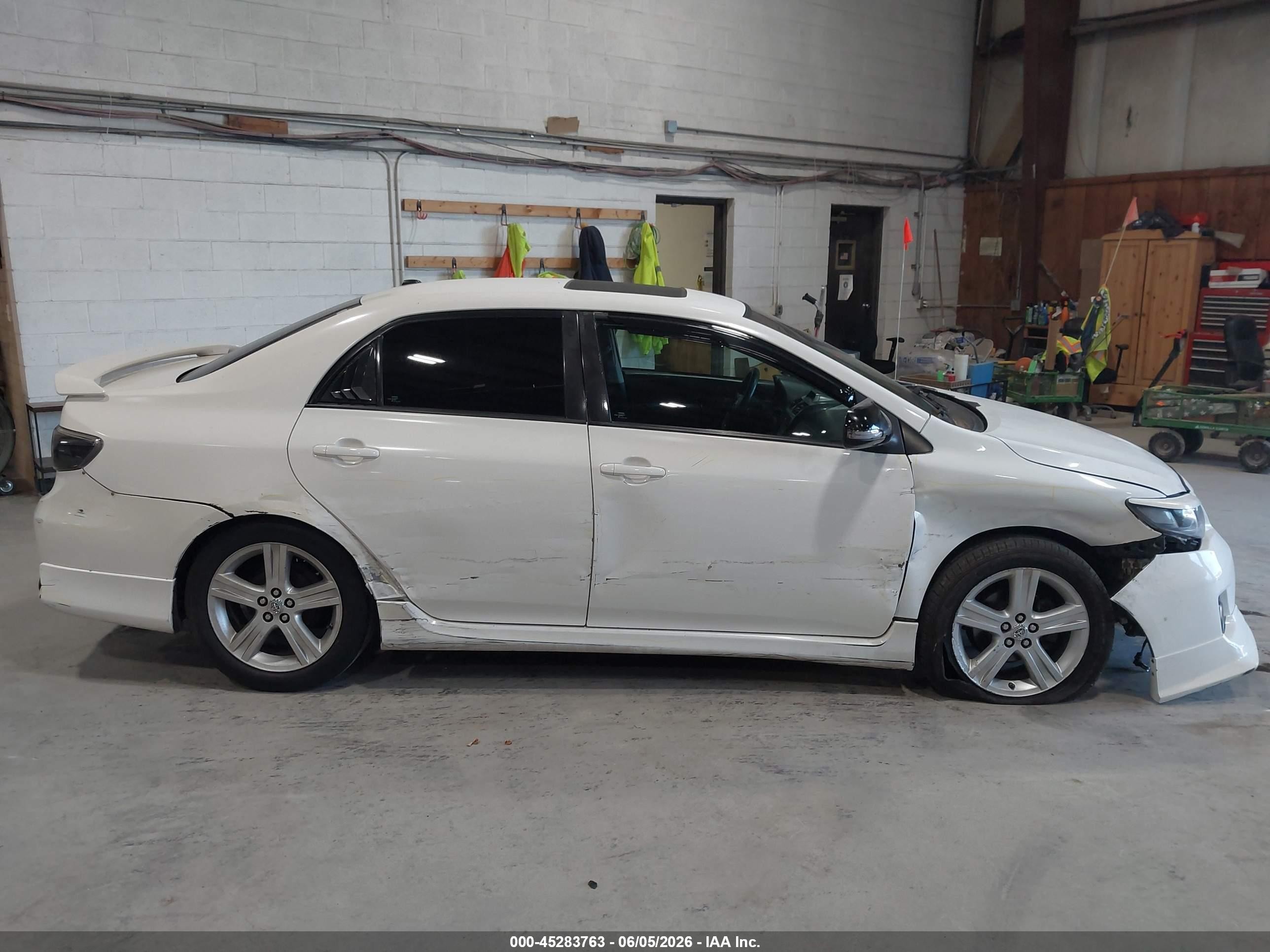 2013 Toyota Corolla S Белый vin: 2T1BU4EE0DC987977