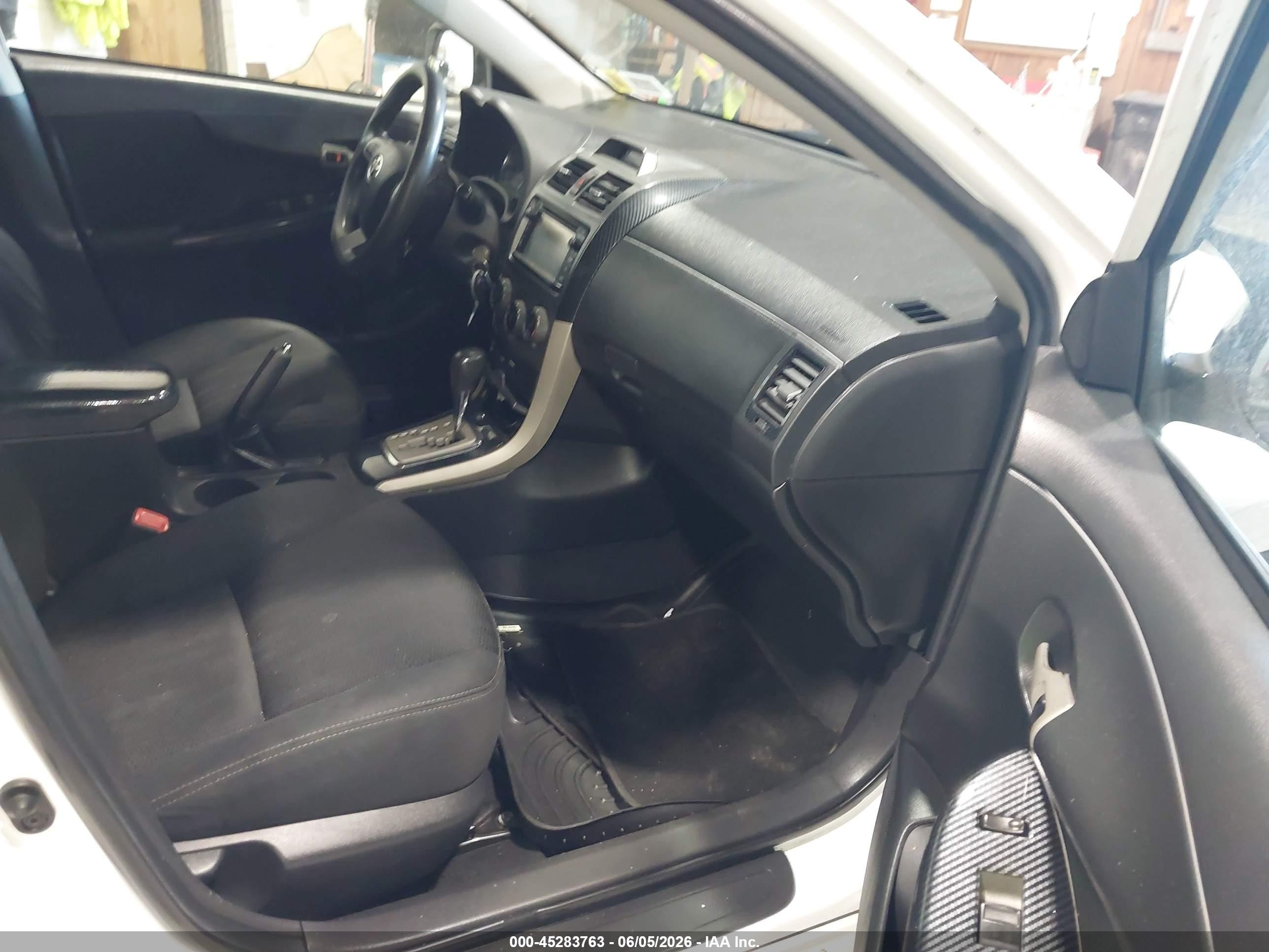 2013 Toyota Corolla S Белый vin: 2T1BU4EE0DC987977
