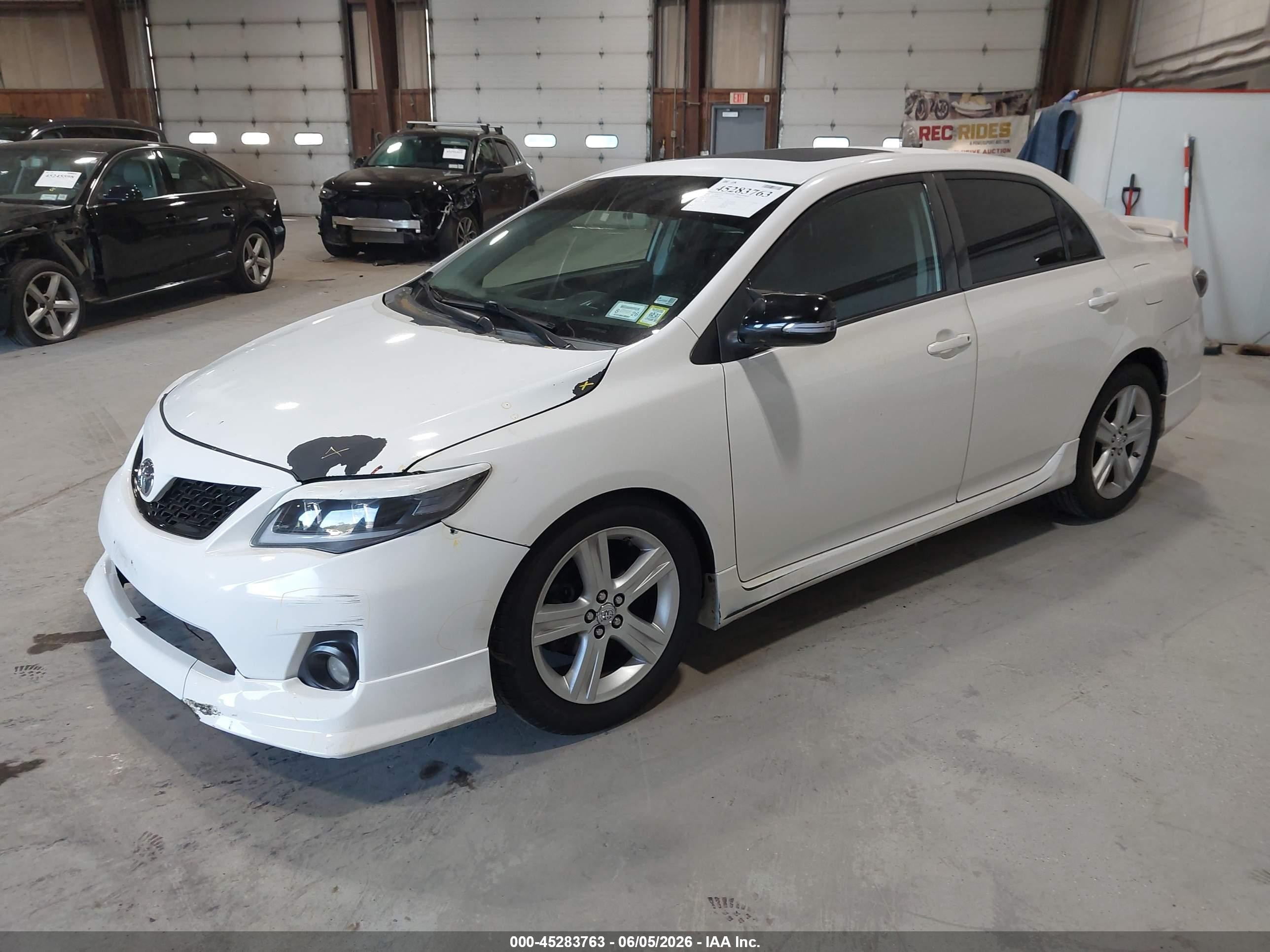 2013 Toyota Corolla S Белый vin: 2T1BU4EE0DC987977