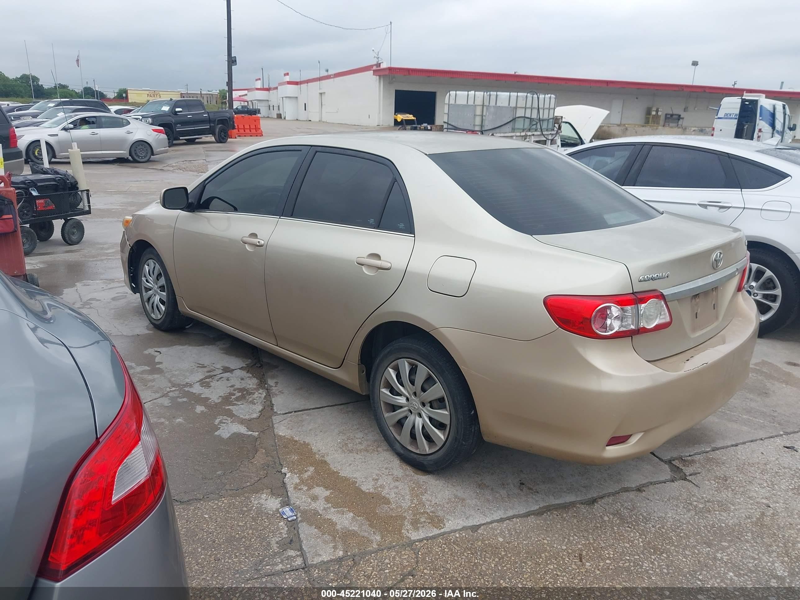 2013 Toyota Corolla Le Золотой vin: 2T1BU4EE0DC994041