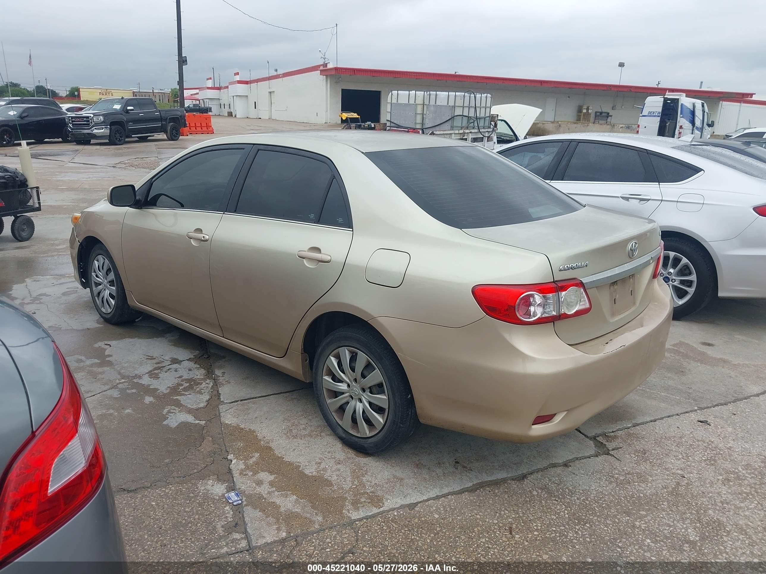 2013 Toyota Corolla Le Золотой vin: 2T1BU4EE0DC994041