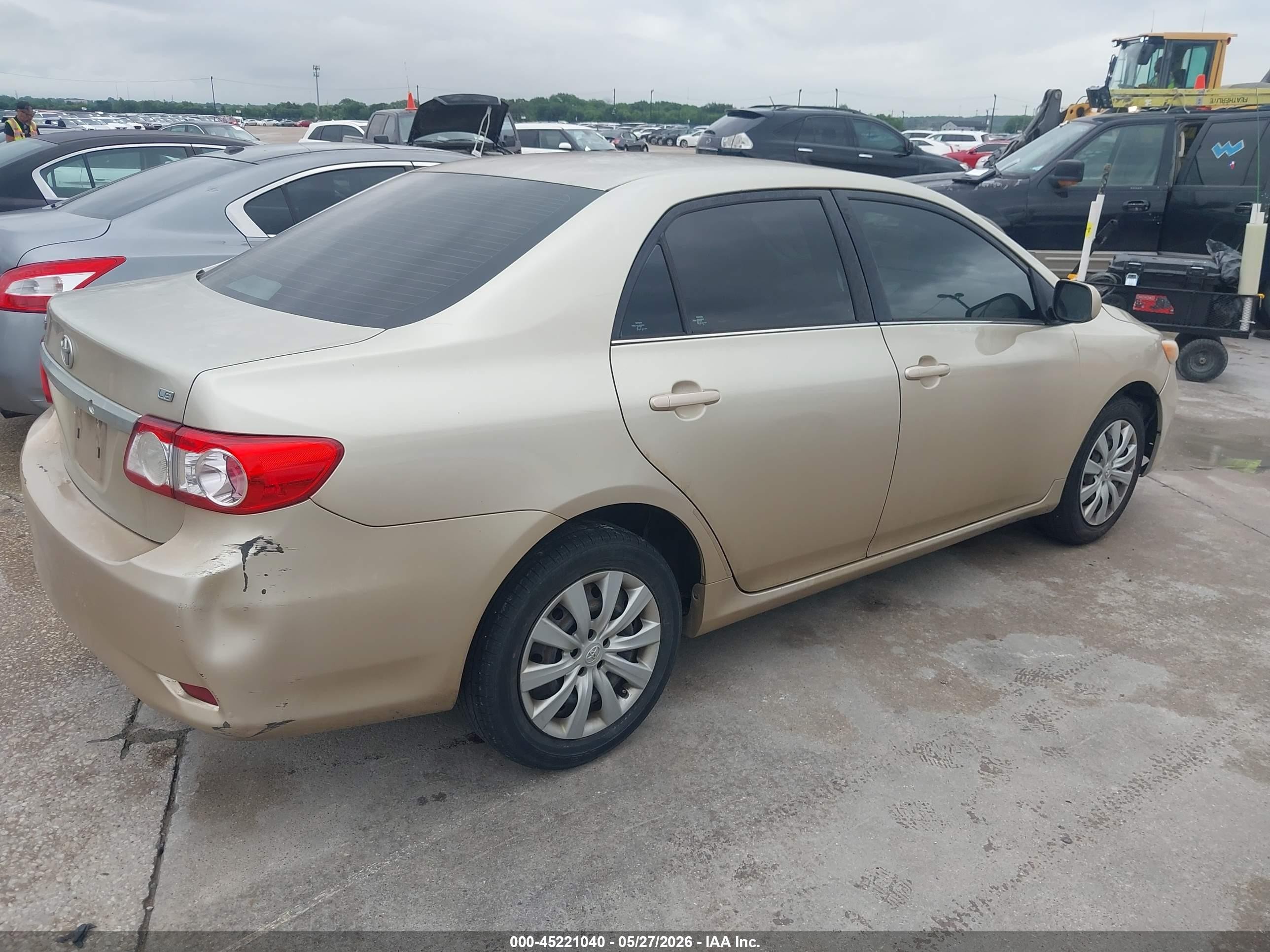 2013 Toyota Corolla Le Золотой vin: 2T1BU4EE0DC994041