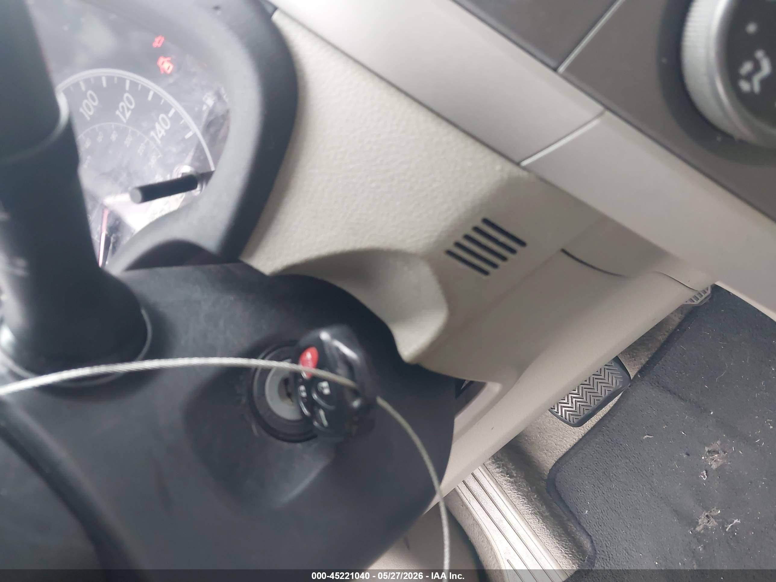 2013 Toyota Corolla Le Золотой vin: 2T1BU4EE0DC994041