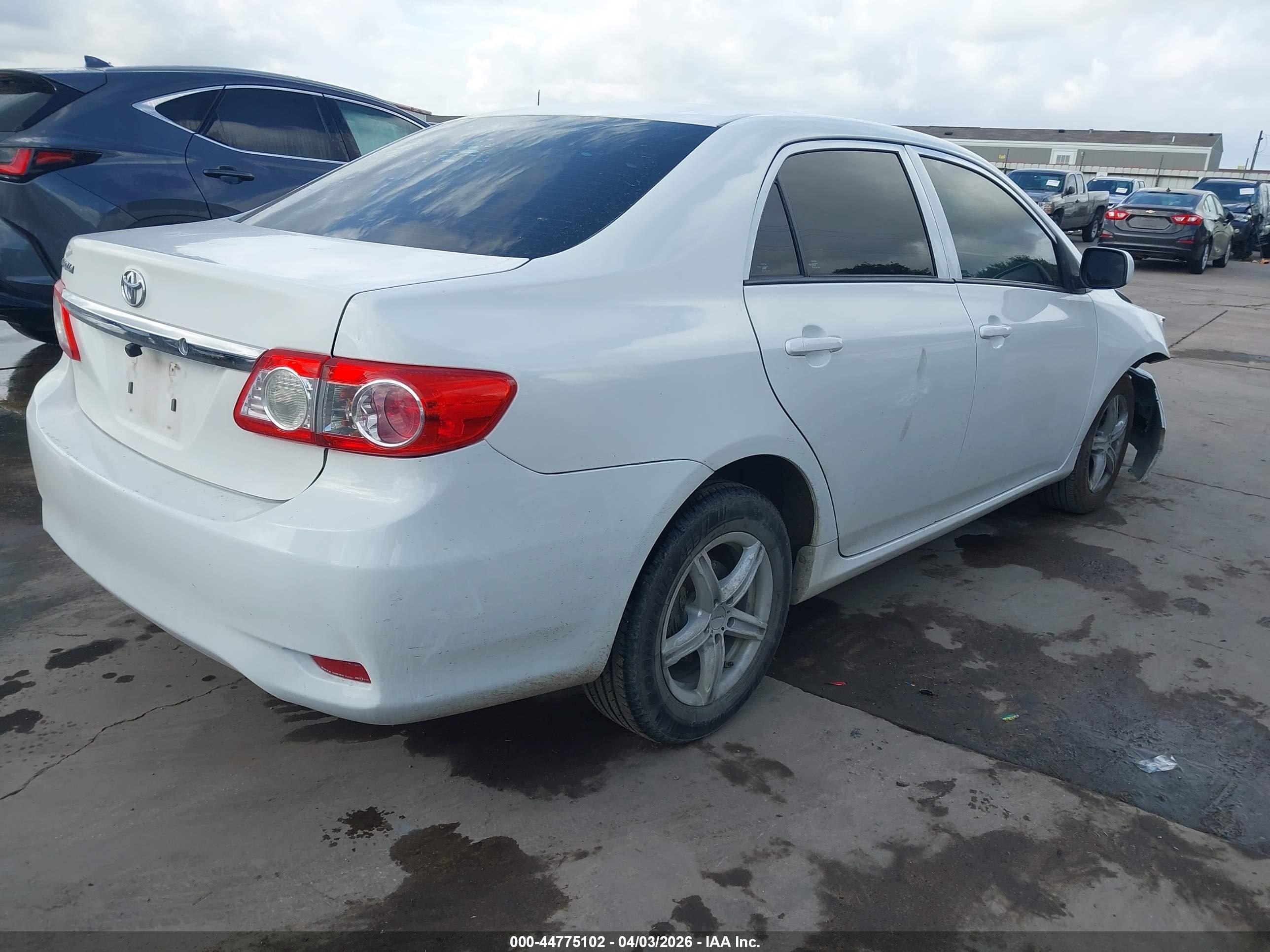 2013 Toyota Corolla L White vin: 2T1BU4EE0DC997828
