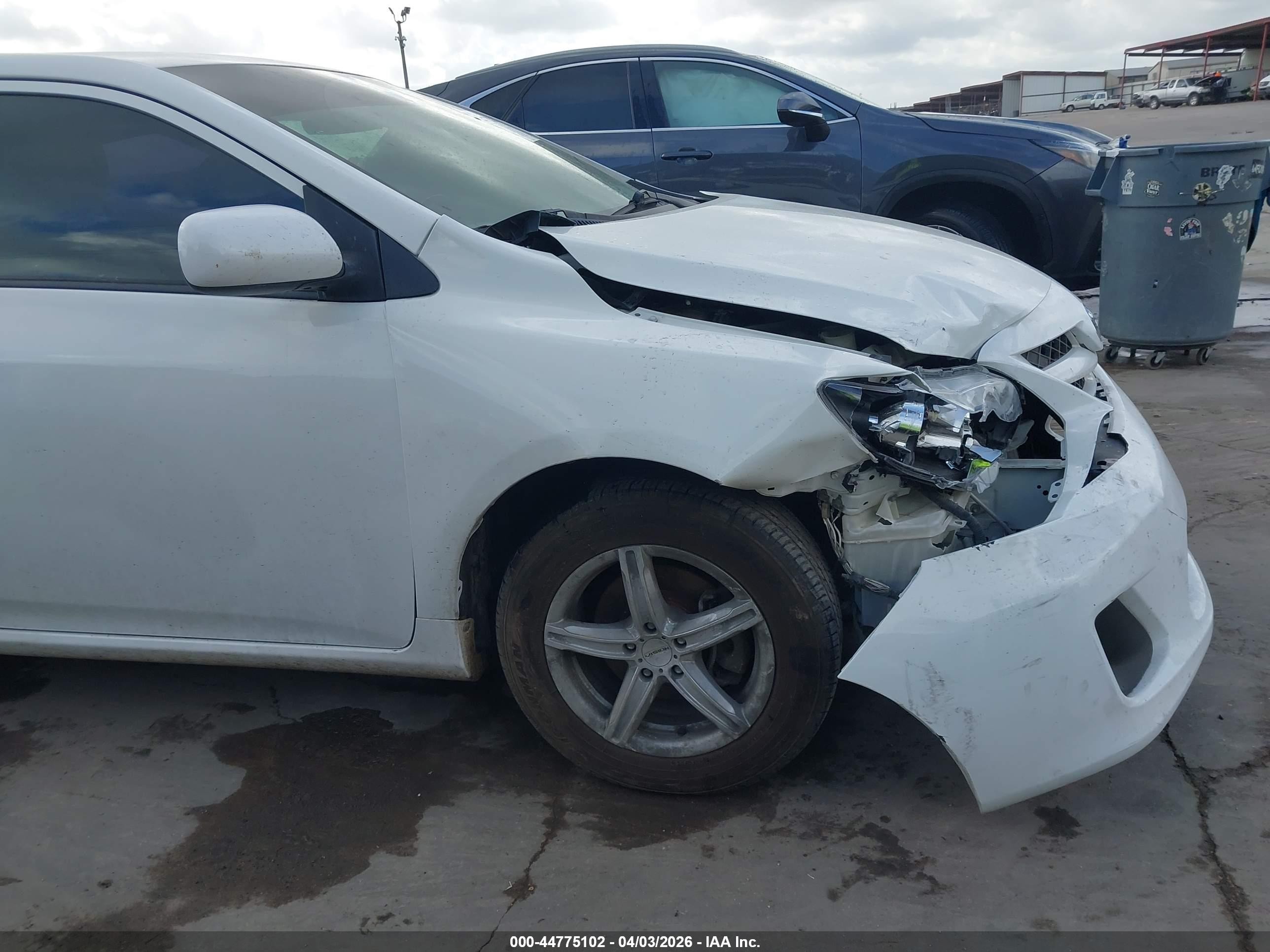 2013 Toyota Corolla L White vin: 2T1BU4EE0DC997828