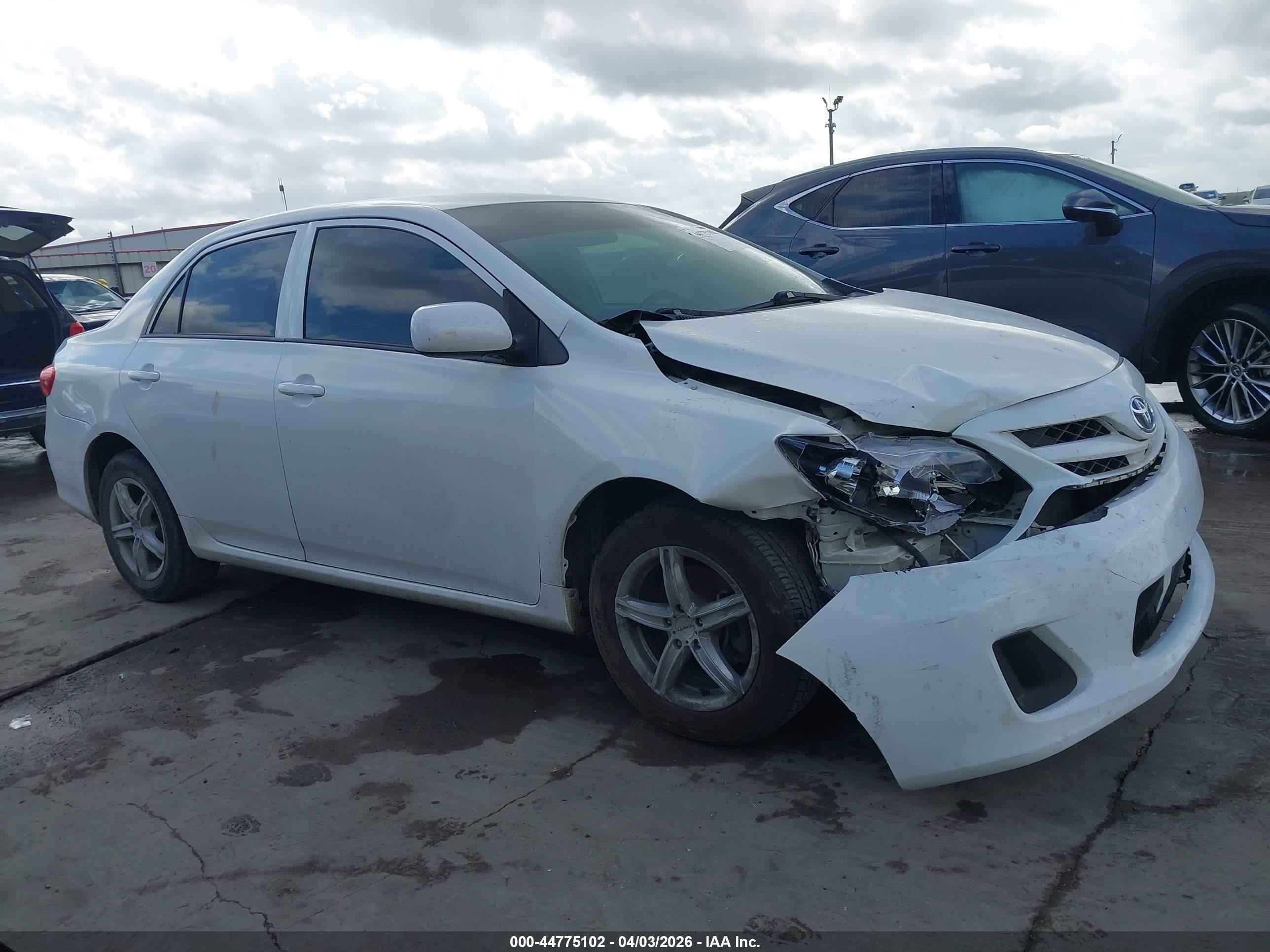 2013 Toyota Corolla L White vin: 2T1BU4EE0DC997828