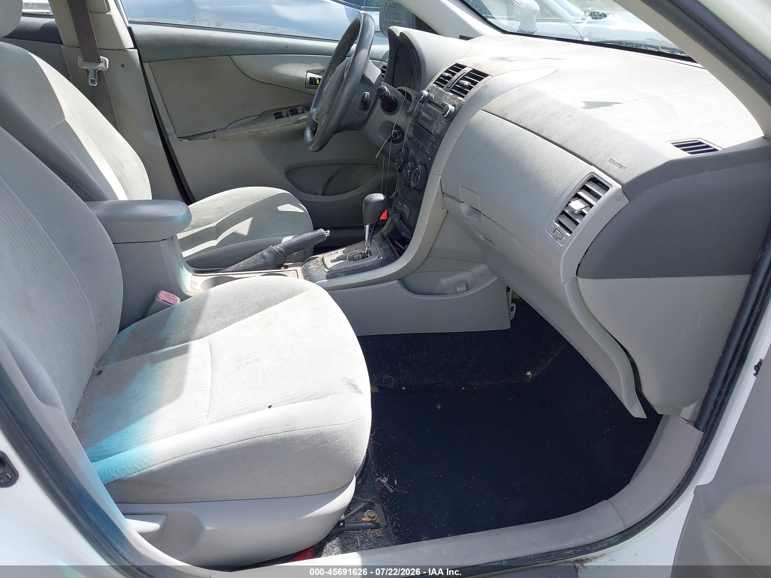 2010 Toyota Corolla Le White vin: 2T1BU4EE1AC201079
