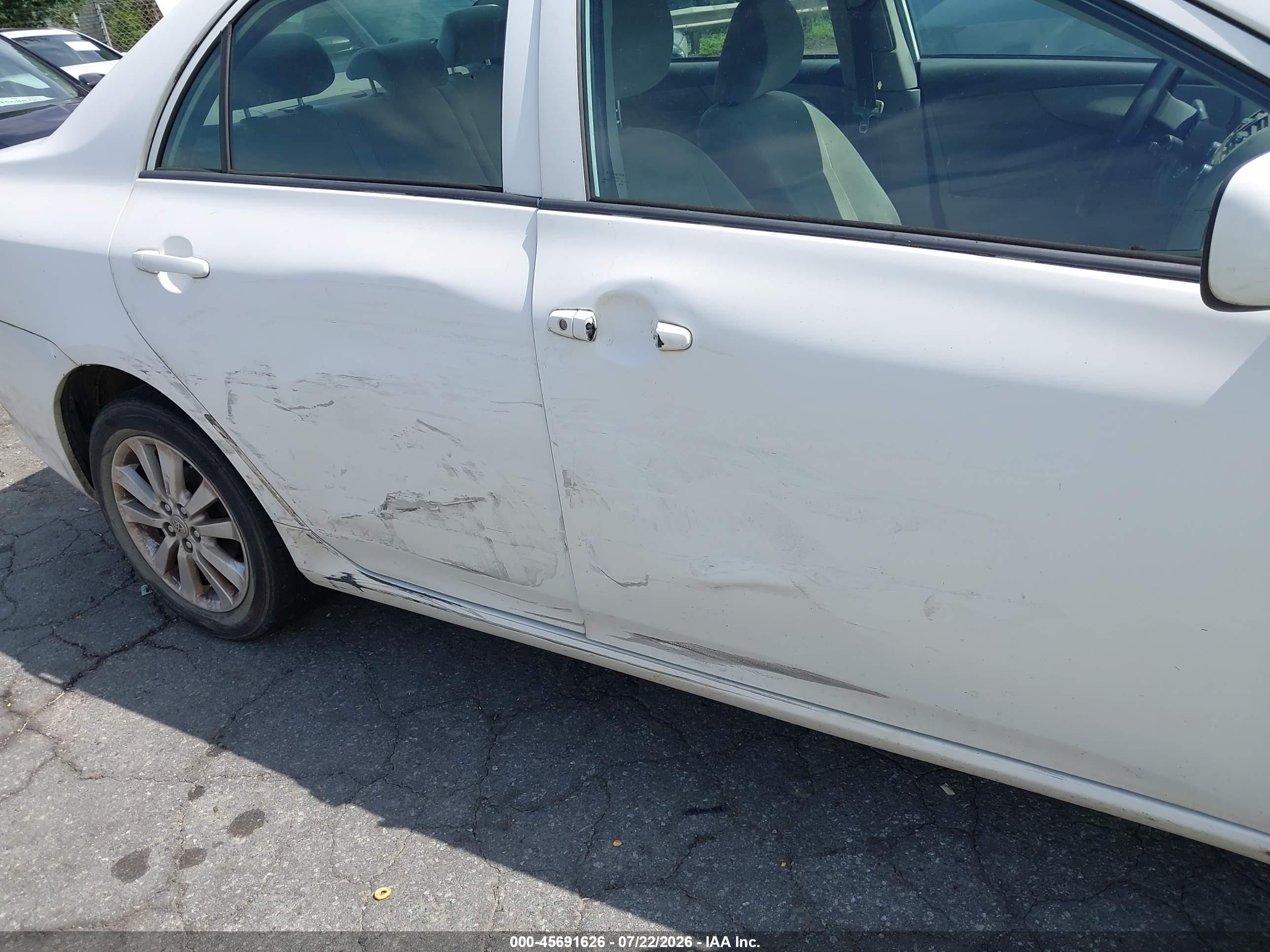 2010 Toyota Corolla Le White vin: 2T1BU4EE1AC201079