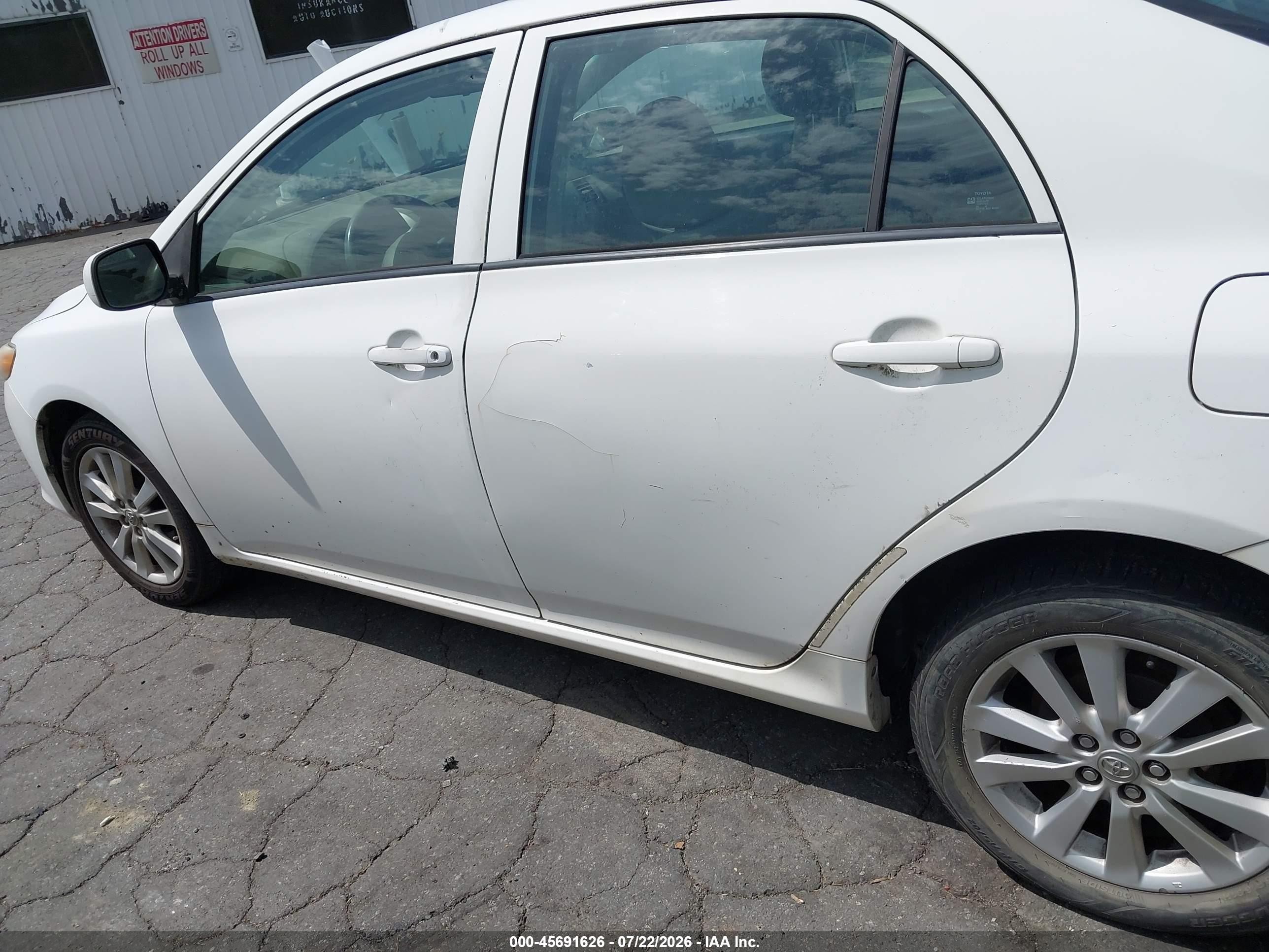 2010 Toyota Corolla Le White vin: 2T1BU4EE1AC201079