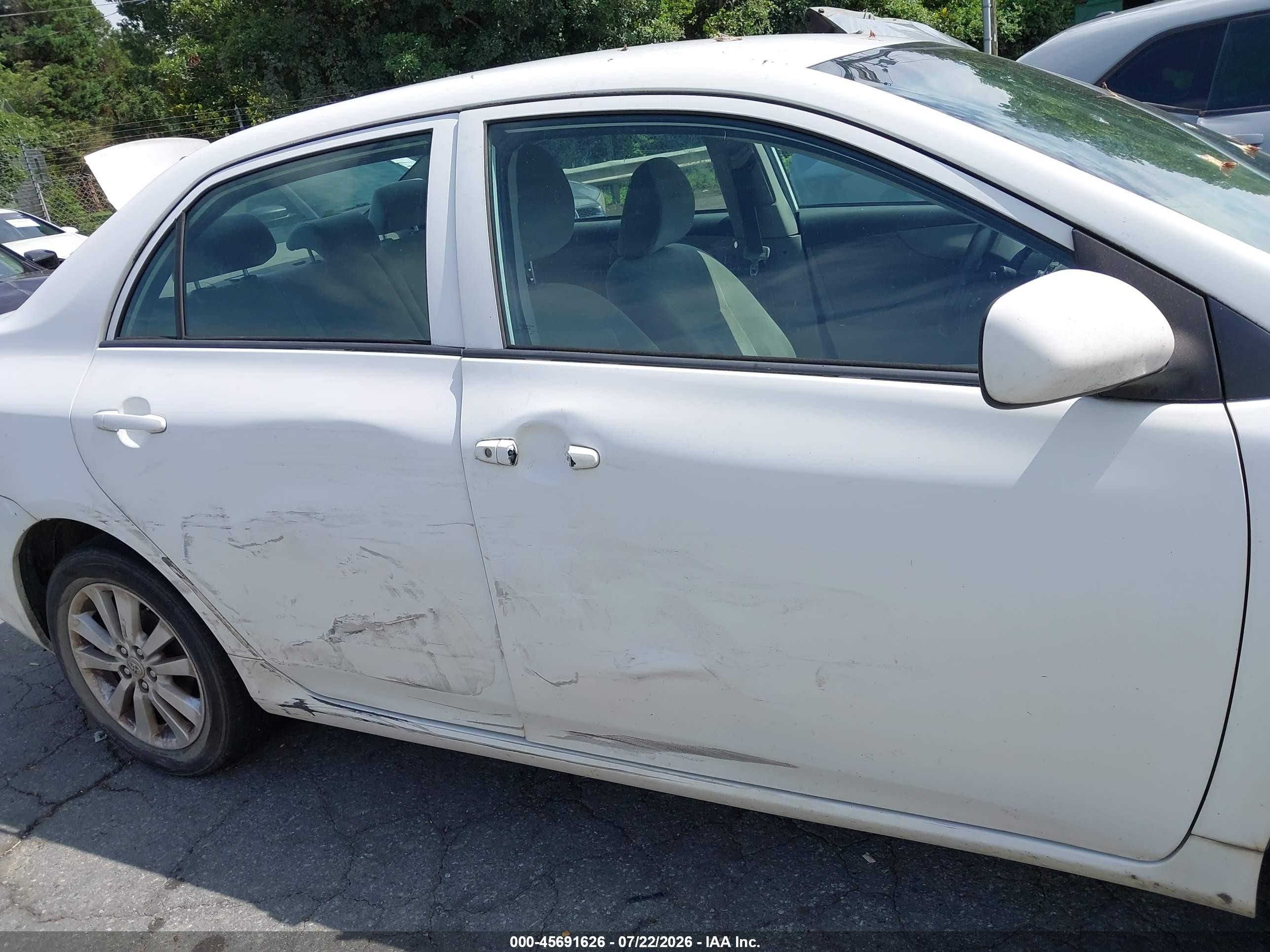 2010 Toyota Corolla Le White vin: 2T1BU4EE1AC201079