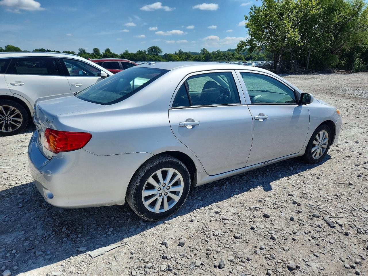 2010 Toyota Corolla Le Silver vin: 2T1BU4EE1AC203639