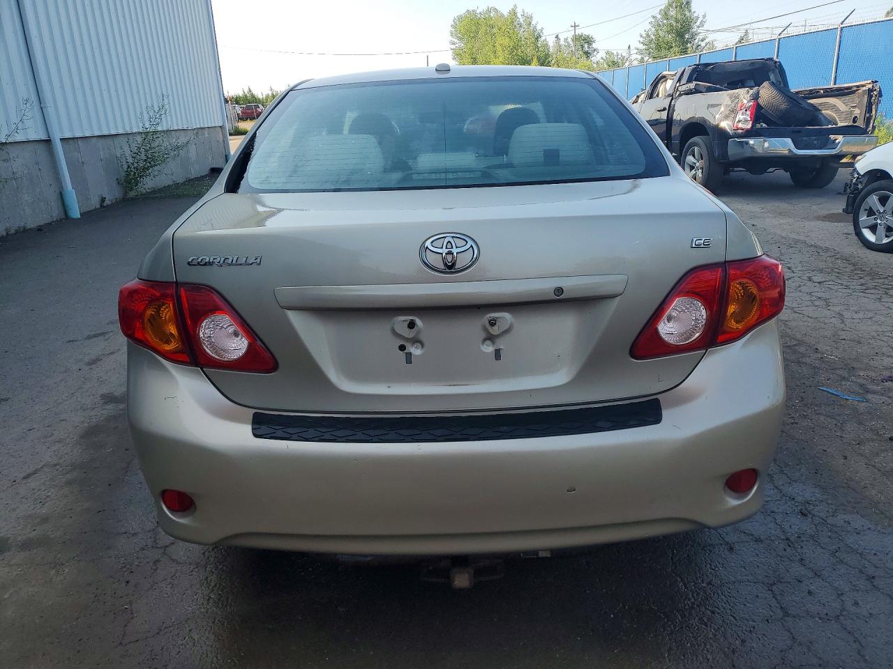 2010 Toyota Corolla Base Two Tone vin: 2T1BU4EE1AC236026