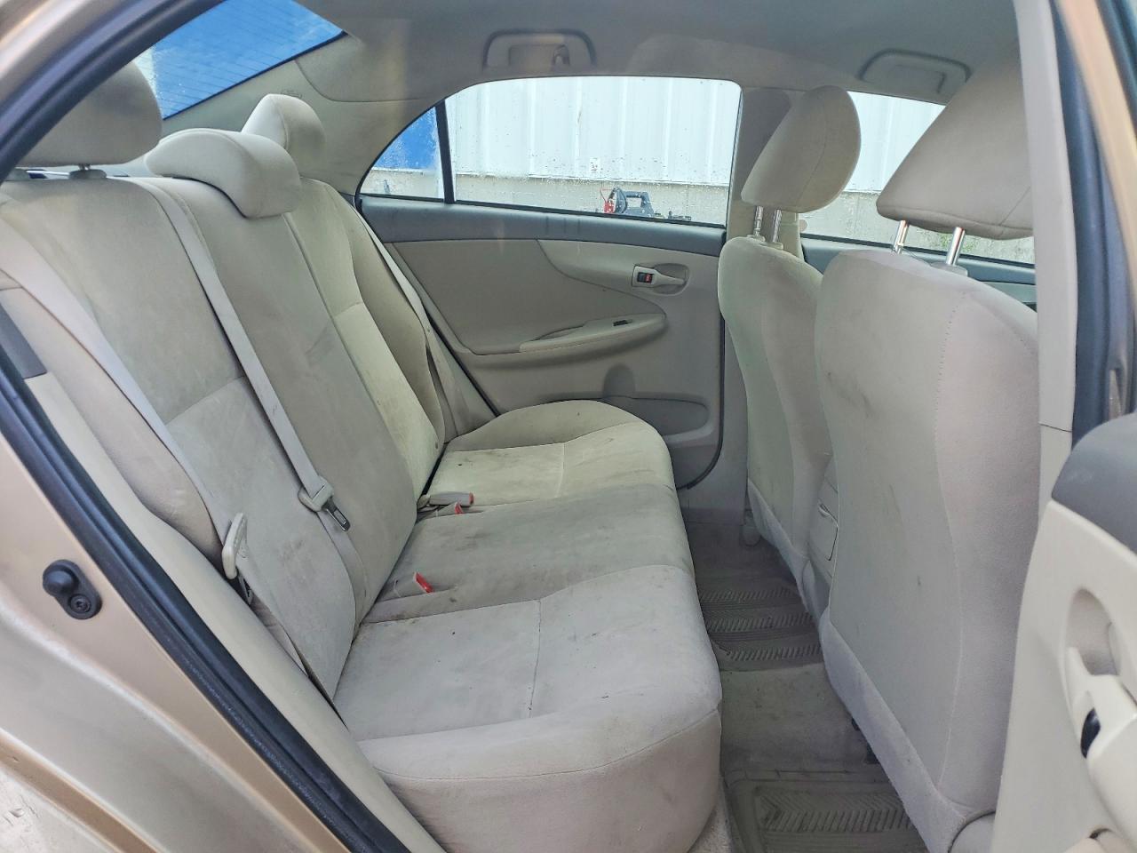 2010 Toyota Corolla Base Two Tone vin: 2T1BU4EE1AC236026