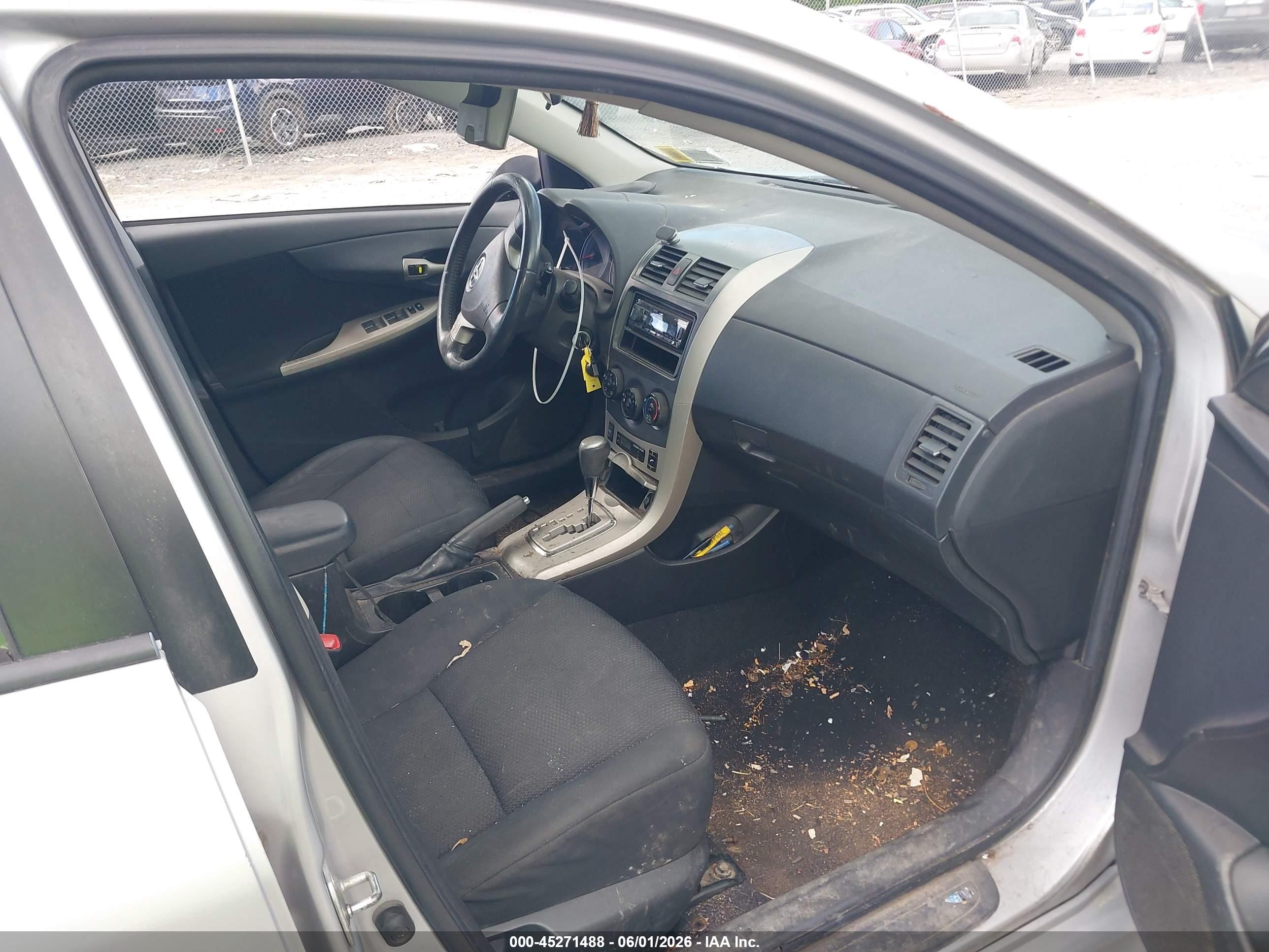 2010 Toyota Corolla S Silver vin: 2T1BU4EE1AC269950