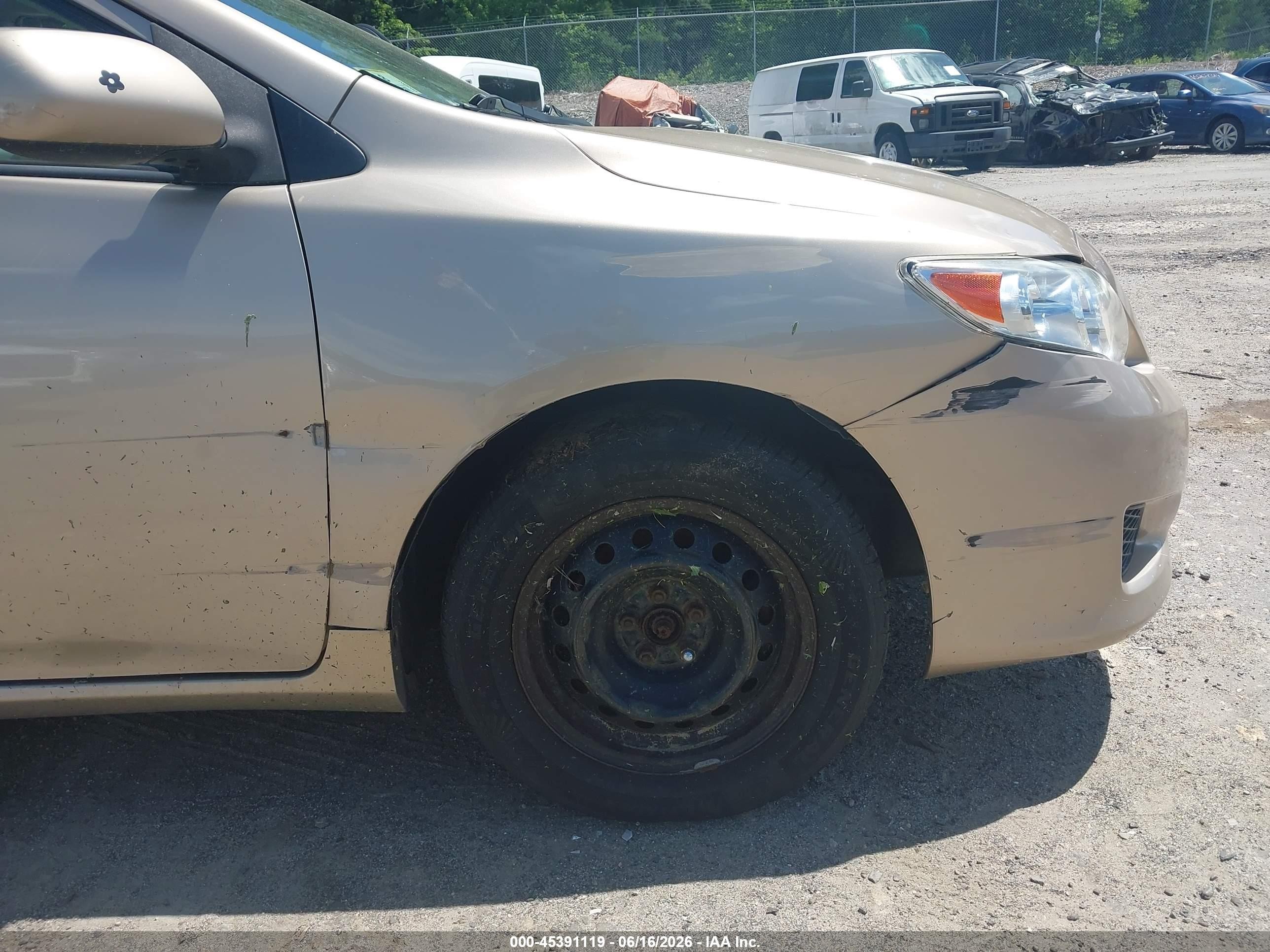 2010 Toyota Corolla Le Gold vin: 2T1BU4EE1AC281290