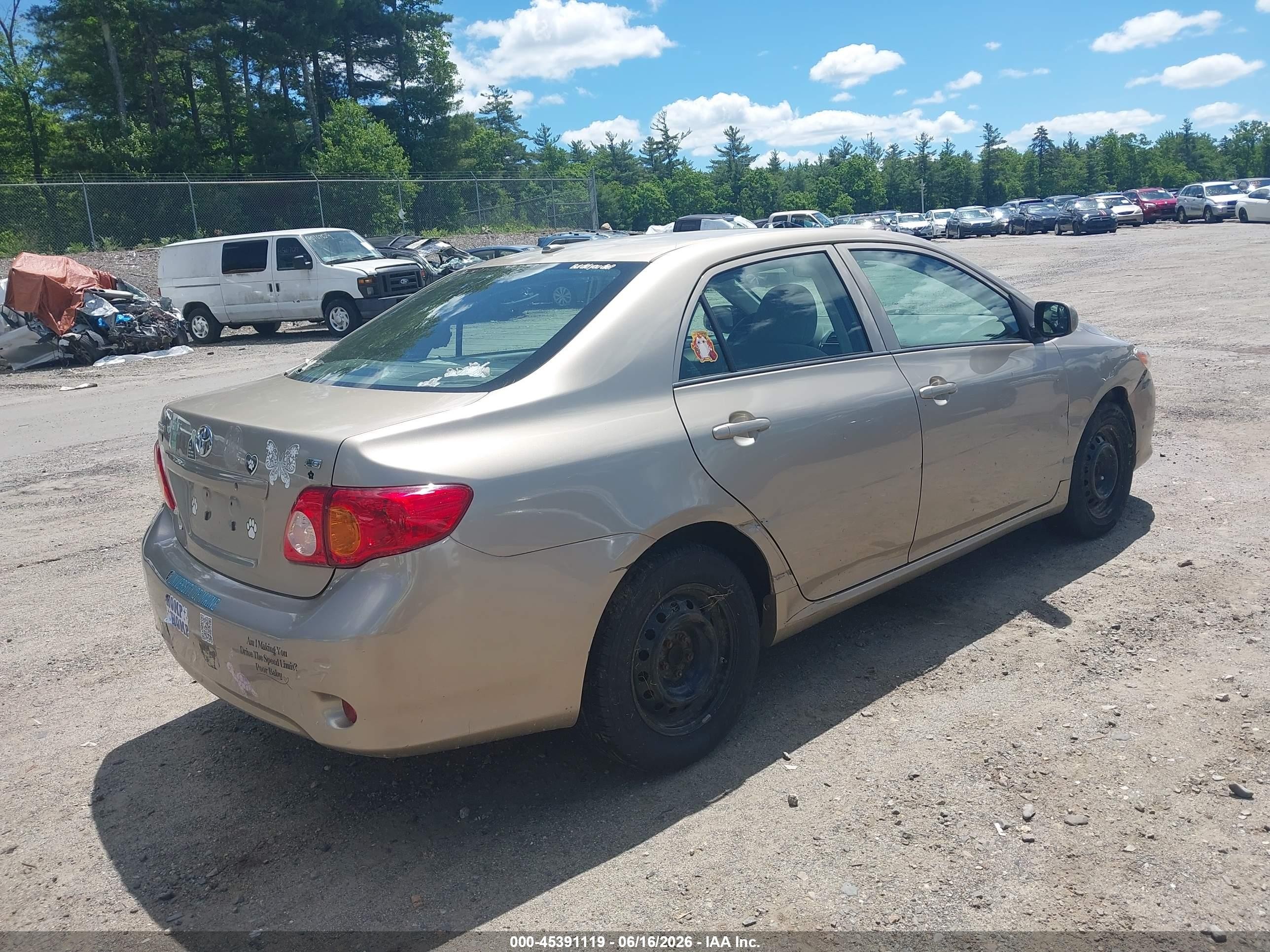 2010 Toyota Corolla Le Gold vin: 2T1BU4EE1AC281290