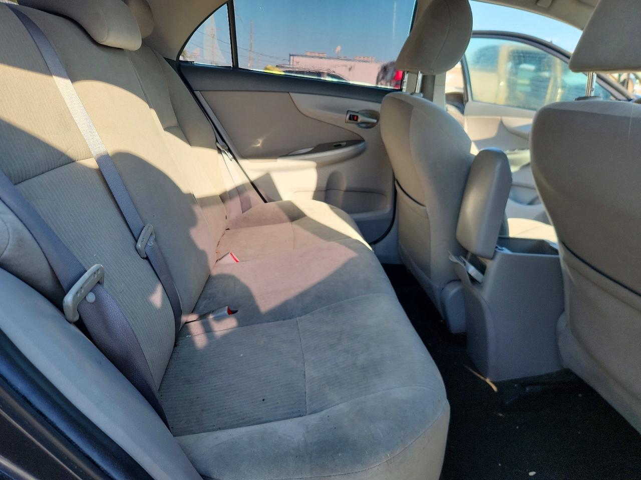 2010 Toyota Corolla Le Charcoal vin: 2T1BU4EE1AC319228