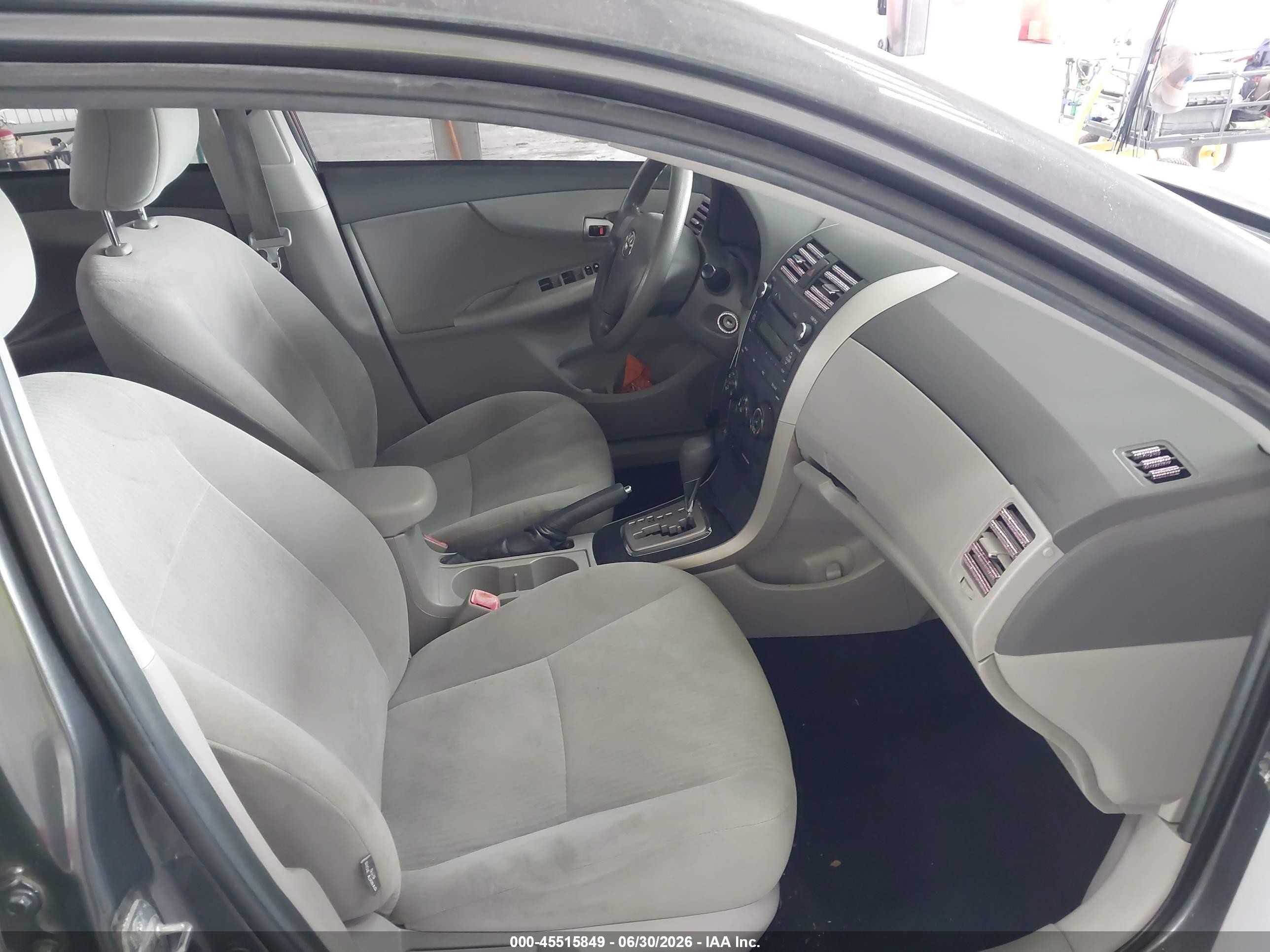 2010 Toyota Corolla Le Gray vin: 2T1BU4EE1AC357722