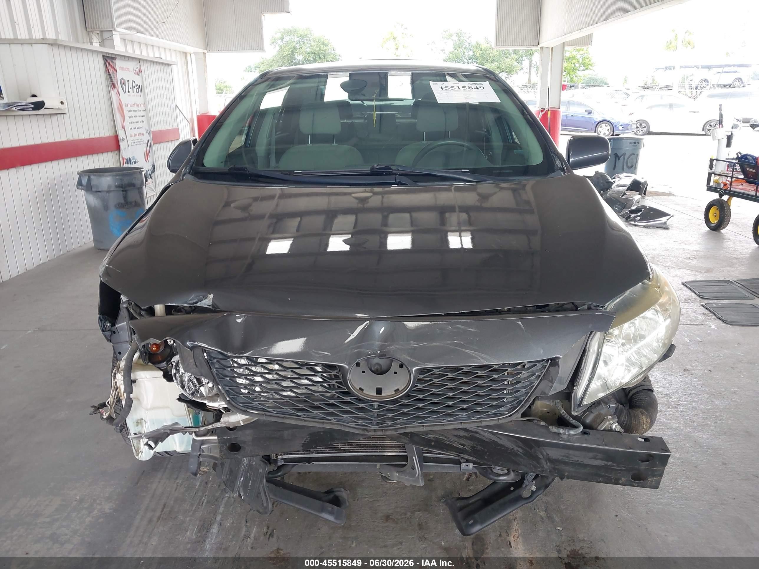 2010 Toyota Corolla Le Gray vin: 2T1BU4EE1AC357722