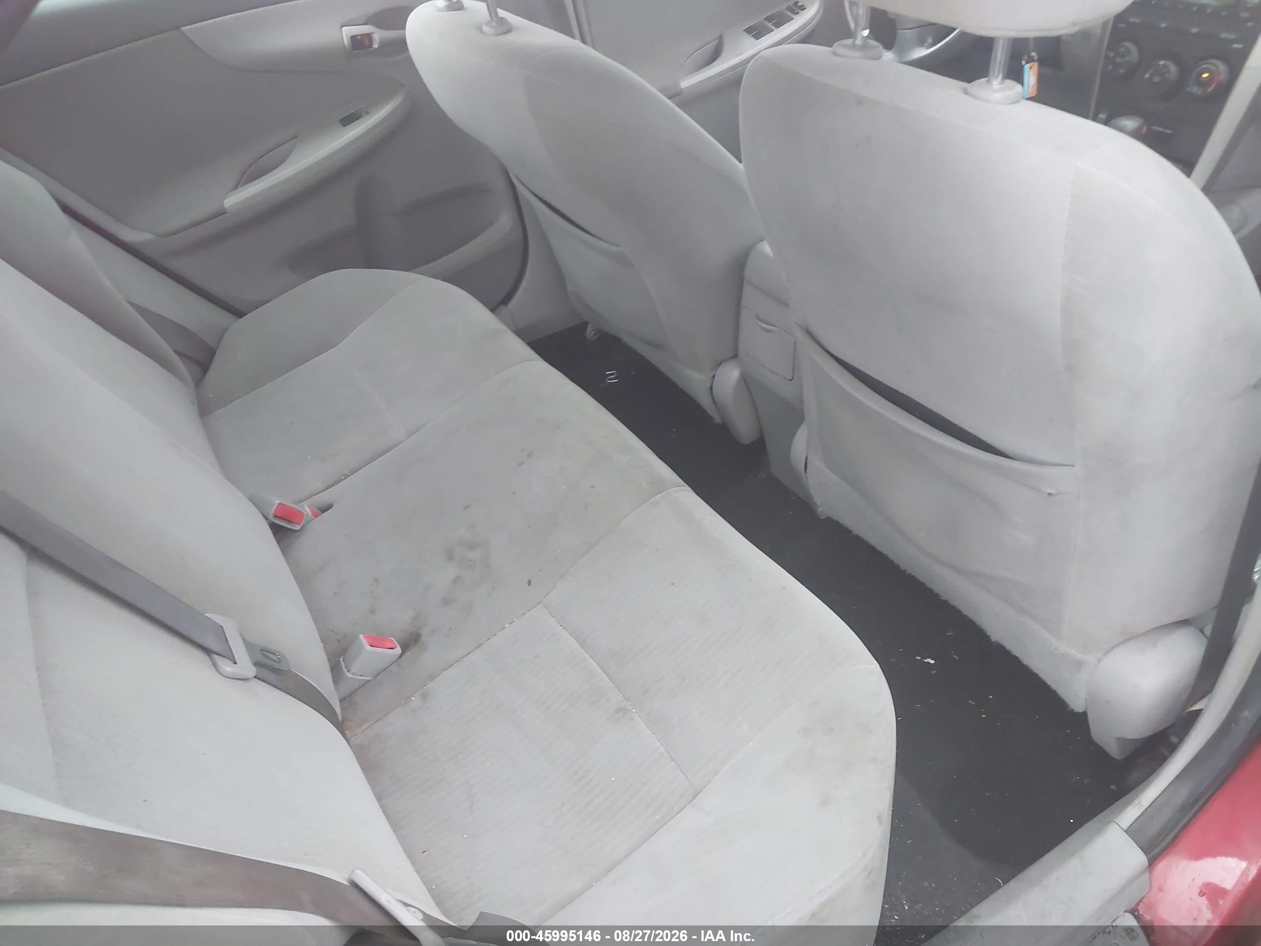 2010 Toyota Corolla Le Red vin: 2T1BU4EE1AC384189