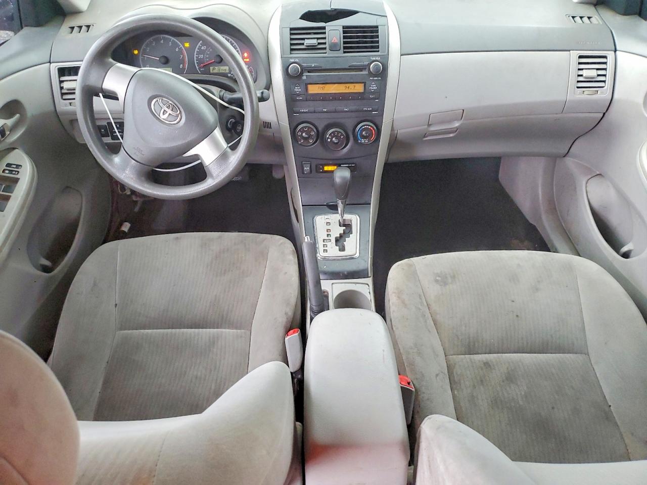 2010 Toyota Corolla Le Red vin: 2T1BU4EE1AC385522