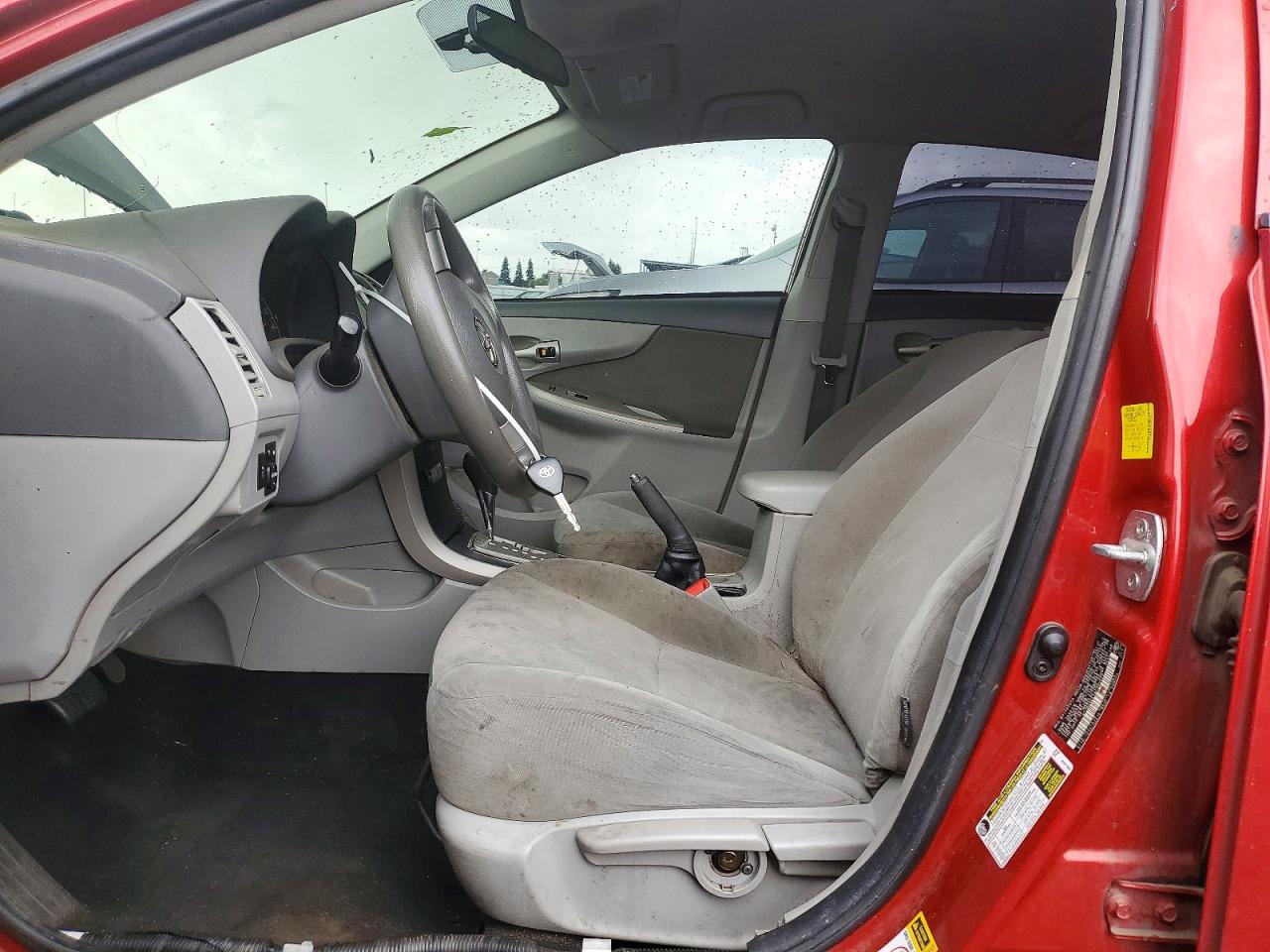2010 Toyota Corolla Le Red vin: 2T1BU4EE1AC385522