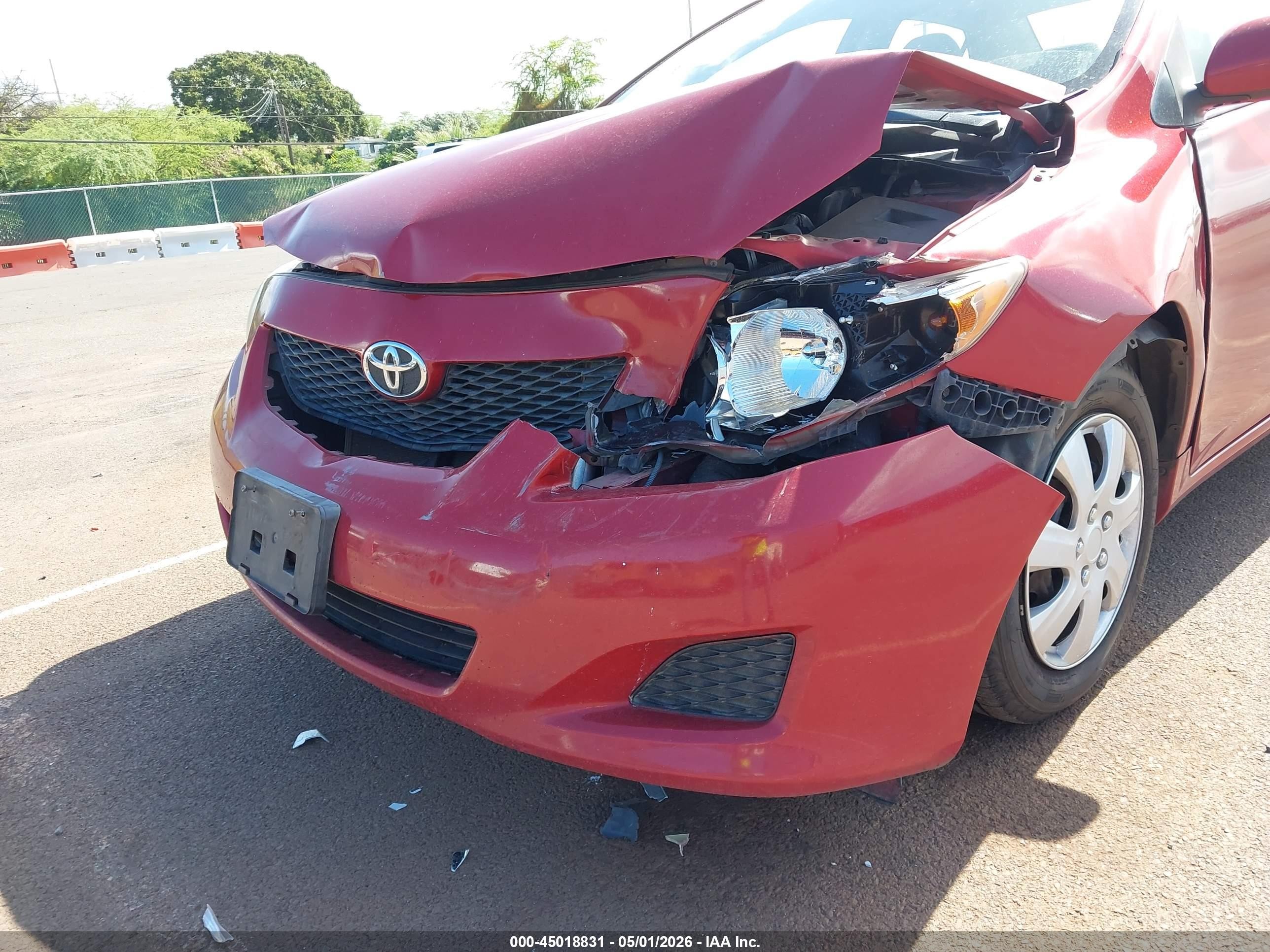2010 Toyota Corolla Le Red vin: 2T1BU4EE1AC394821