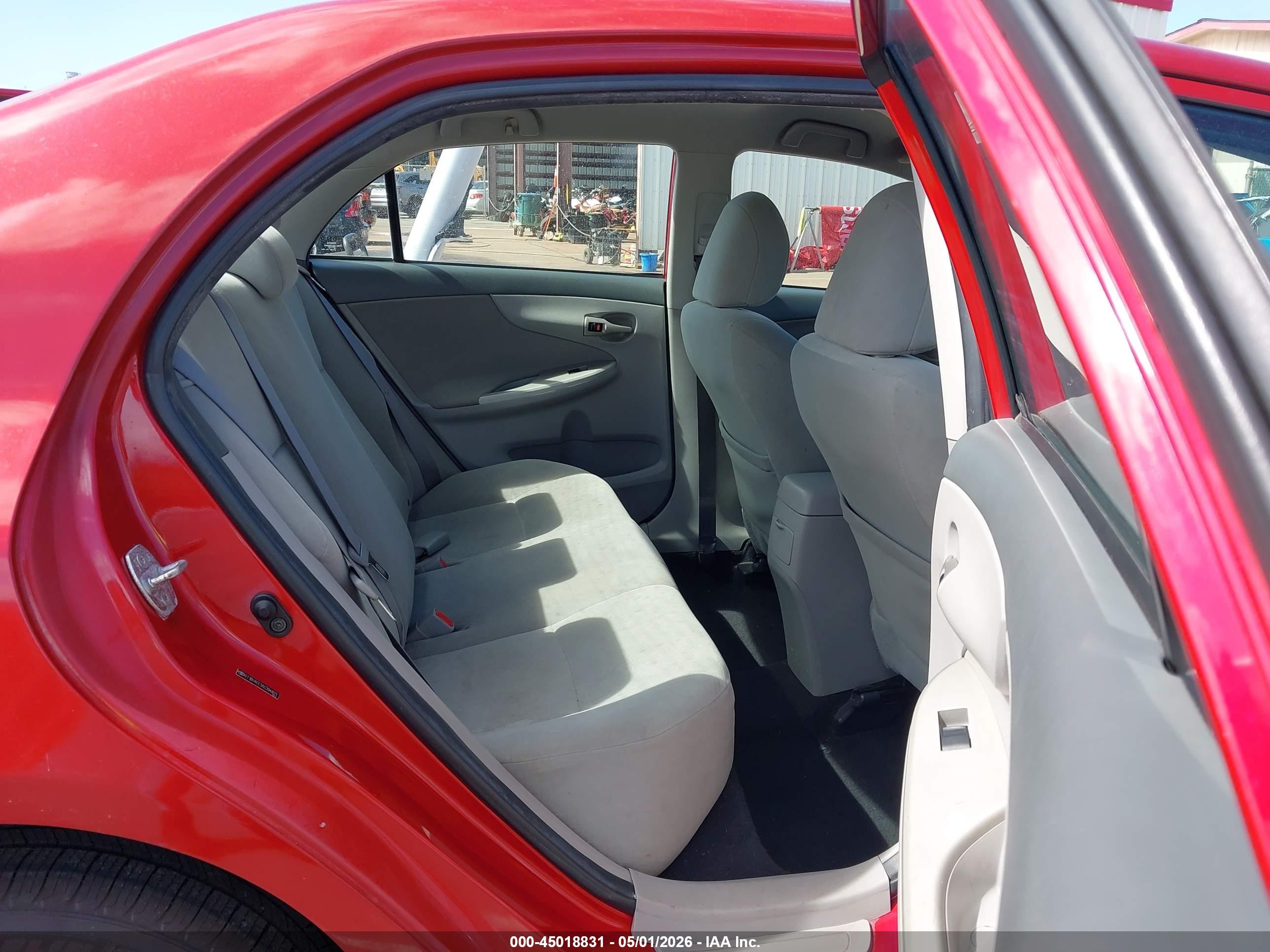 2010 Toyota Corolla Le Red vin: 2T1BU4EE1AC394821