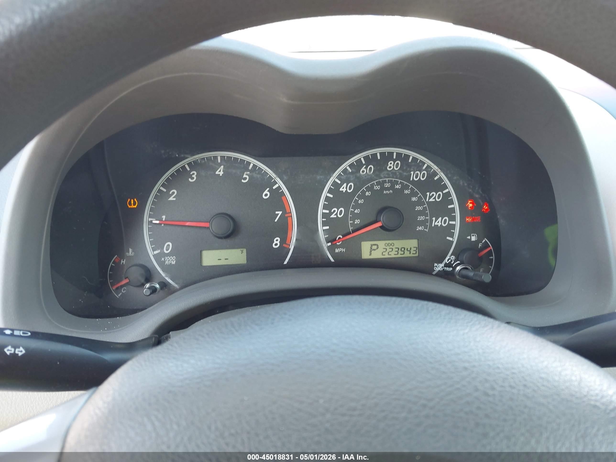 2010 Toyota Corolla Le Red vin: 2T1BU4EE1AC394821
