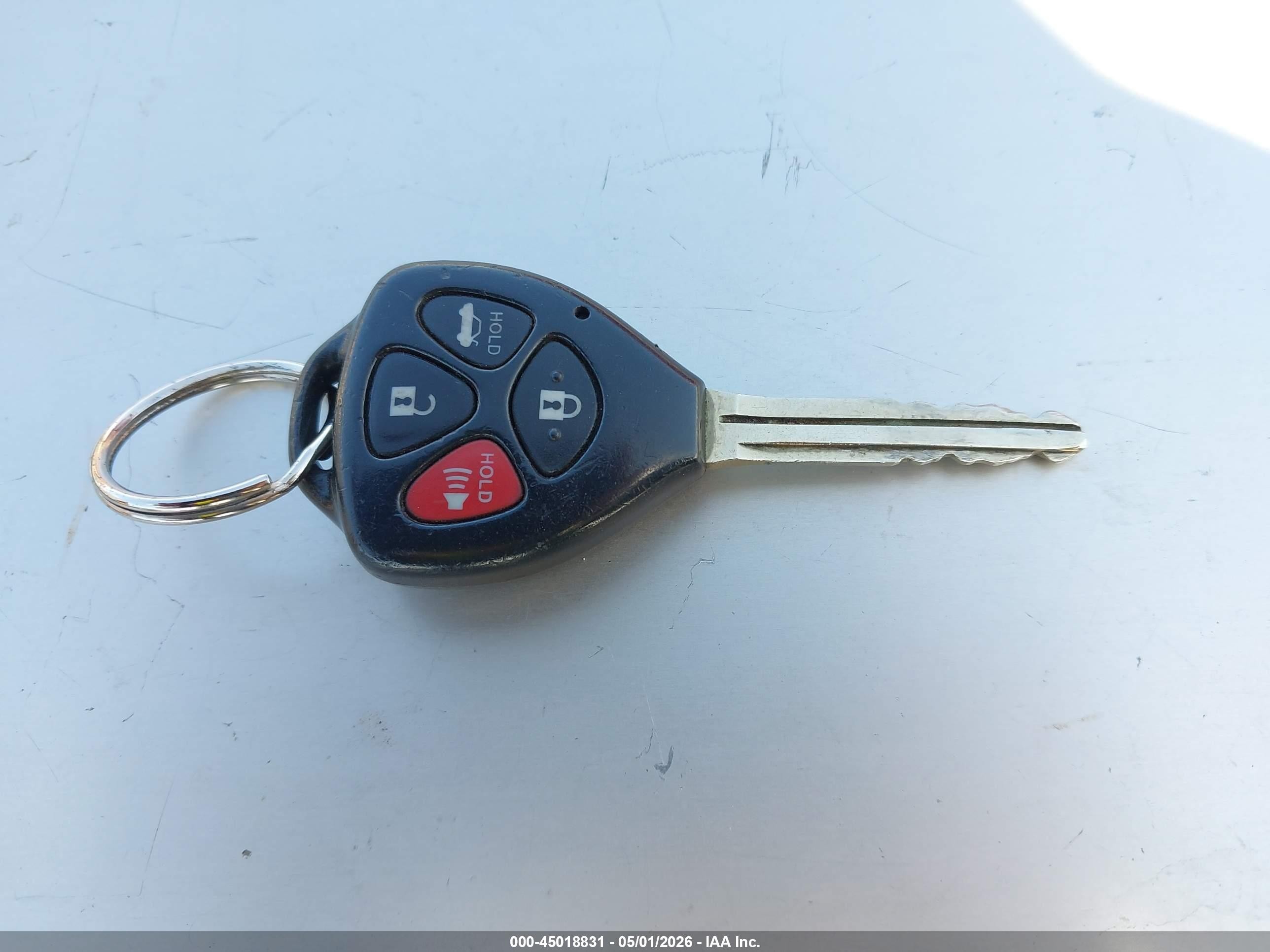 2010 Toyota Corolla Le Red vin: 2T1BU4EE1AC394821