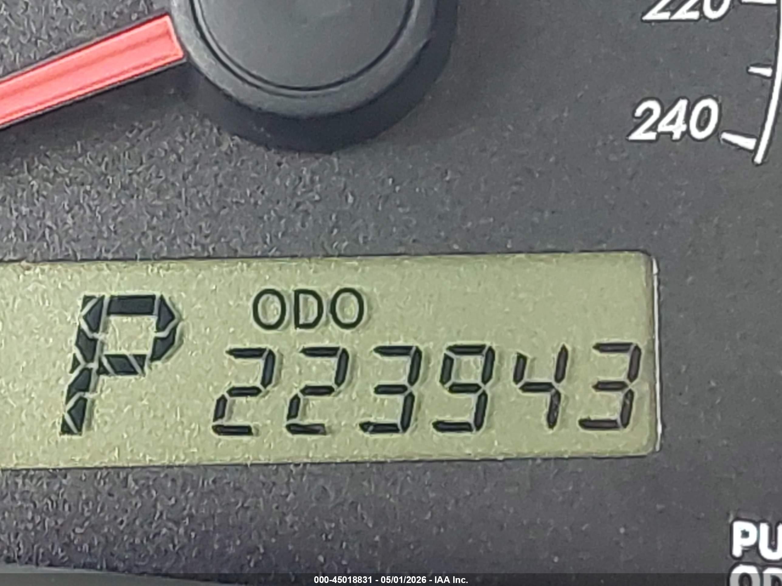 2010 Toyota Corolla Le Red vin: 2T1BU4EE1AC394821