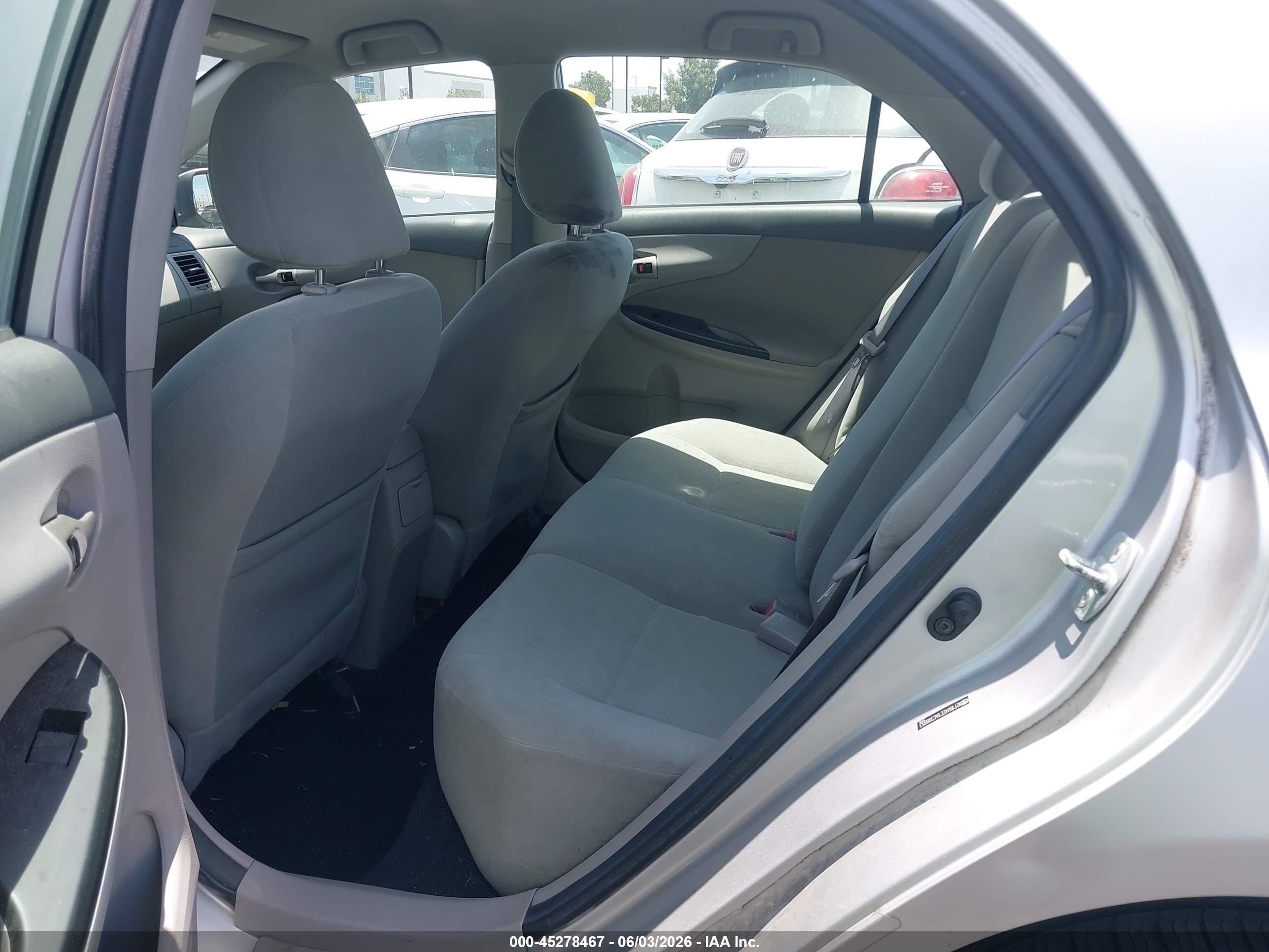 2010 Toyota Corolla Le Серебряный vin: 2T1BU4EE1AC398853