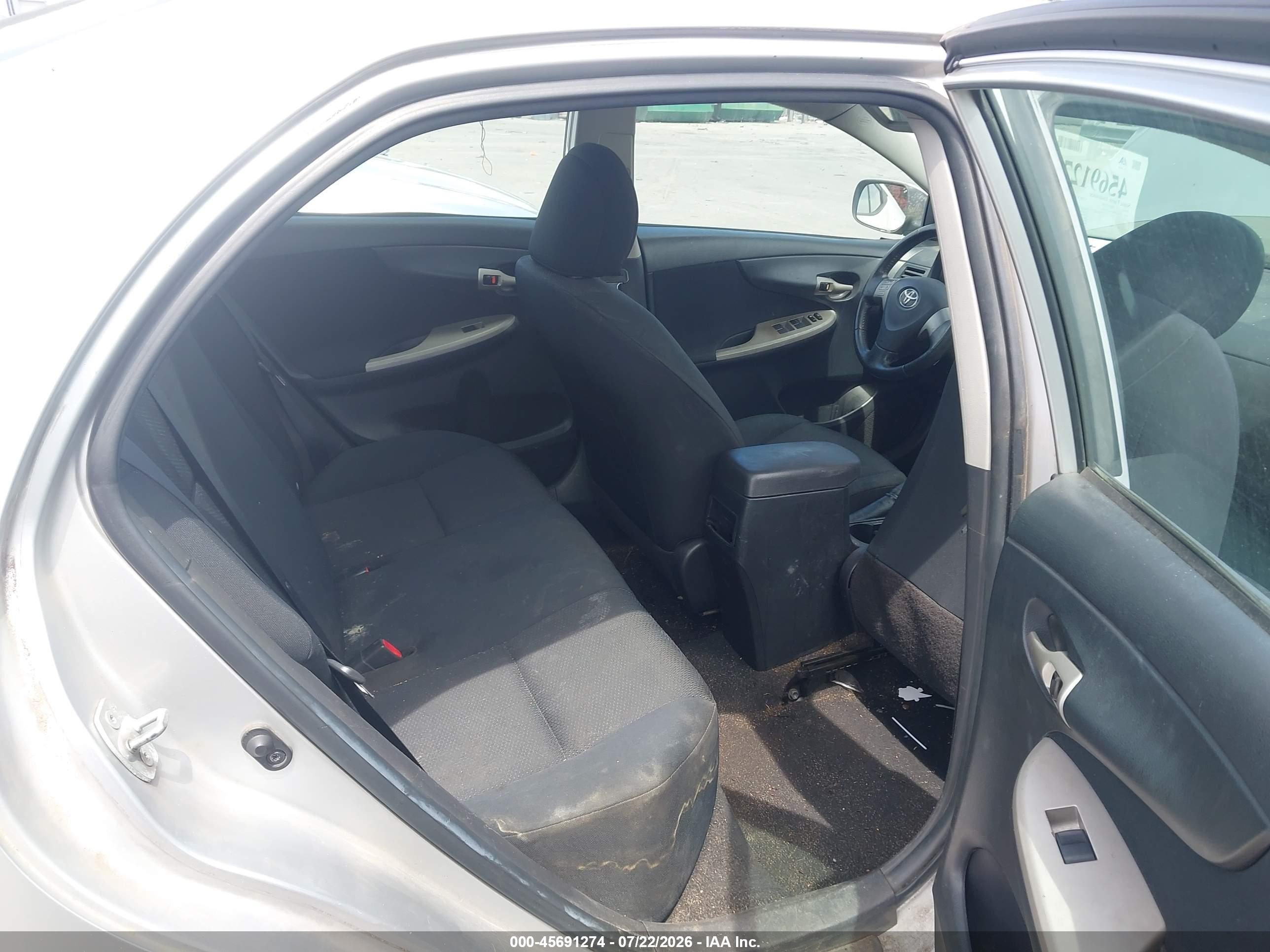 2010 Toyota Corolla S Silver vin: 2T1BU4EE1AC453351