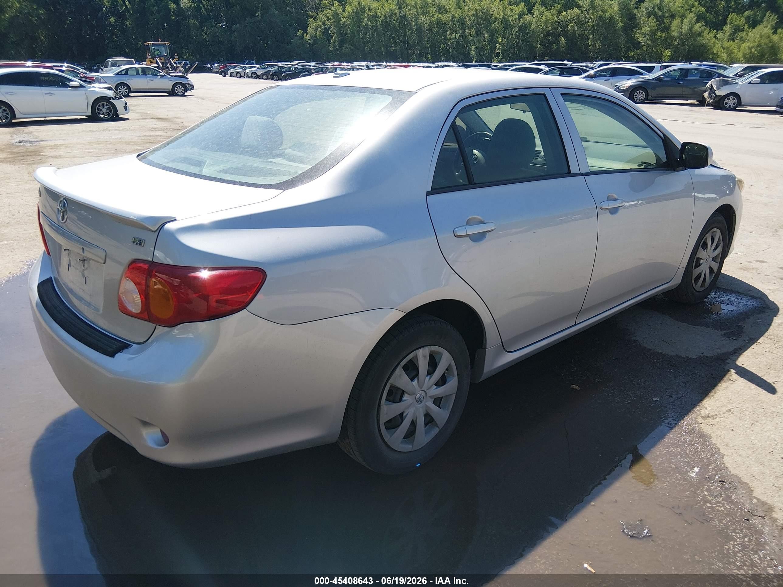 2010 Toyota Corolla Le Silver vin: 2T1BU4EE1AC471848