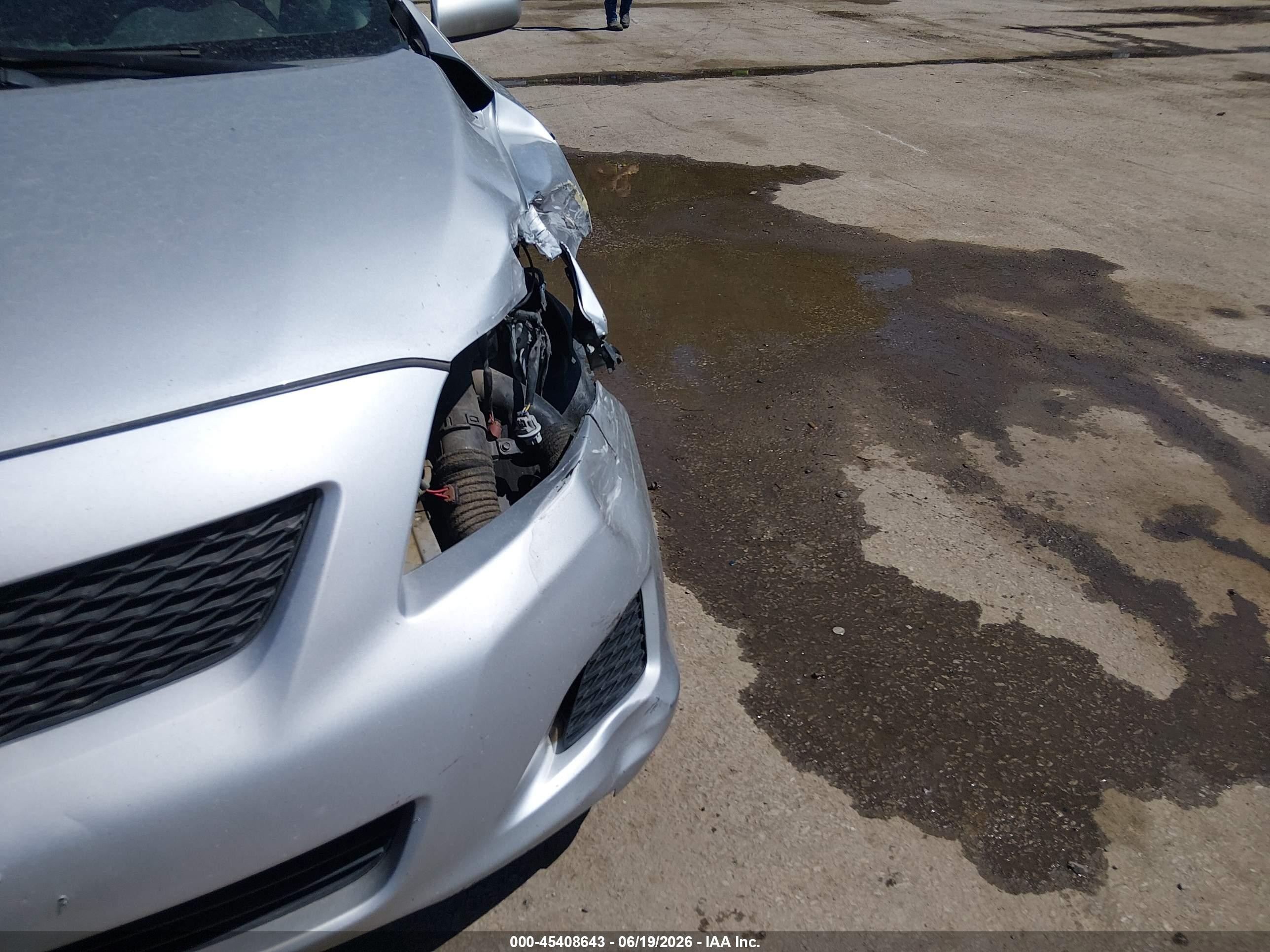 2010 Toyota Corolla Le Silver vin: 2T1BU4EE1AC471848