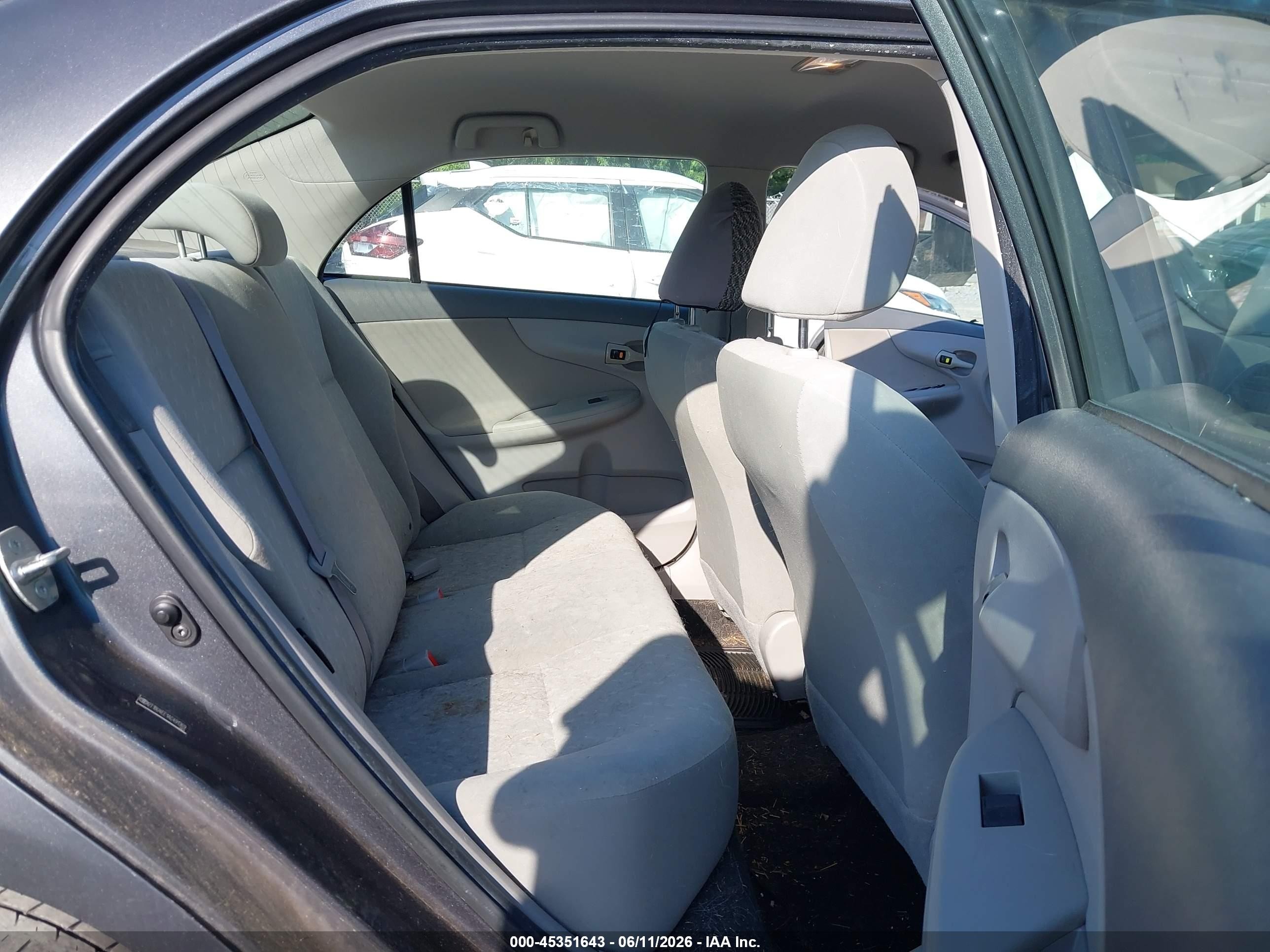 2010 Toyota Corolla Le Gray vin: 2T1BU4EE1AC491369